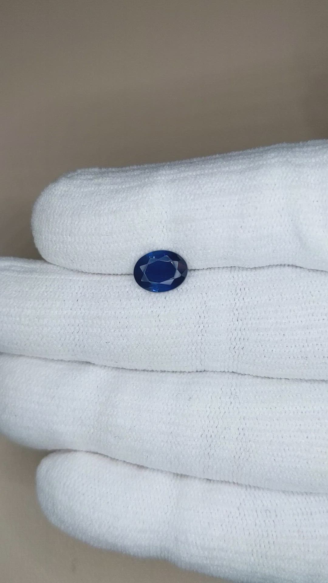 1.70 Ct. Blue Sapphire from Ceylon (Sri Lanka) Size Video