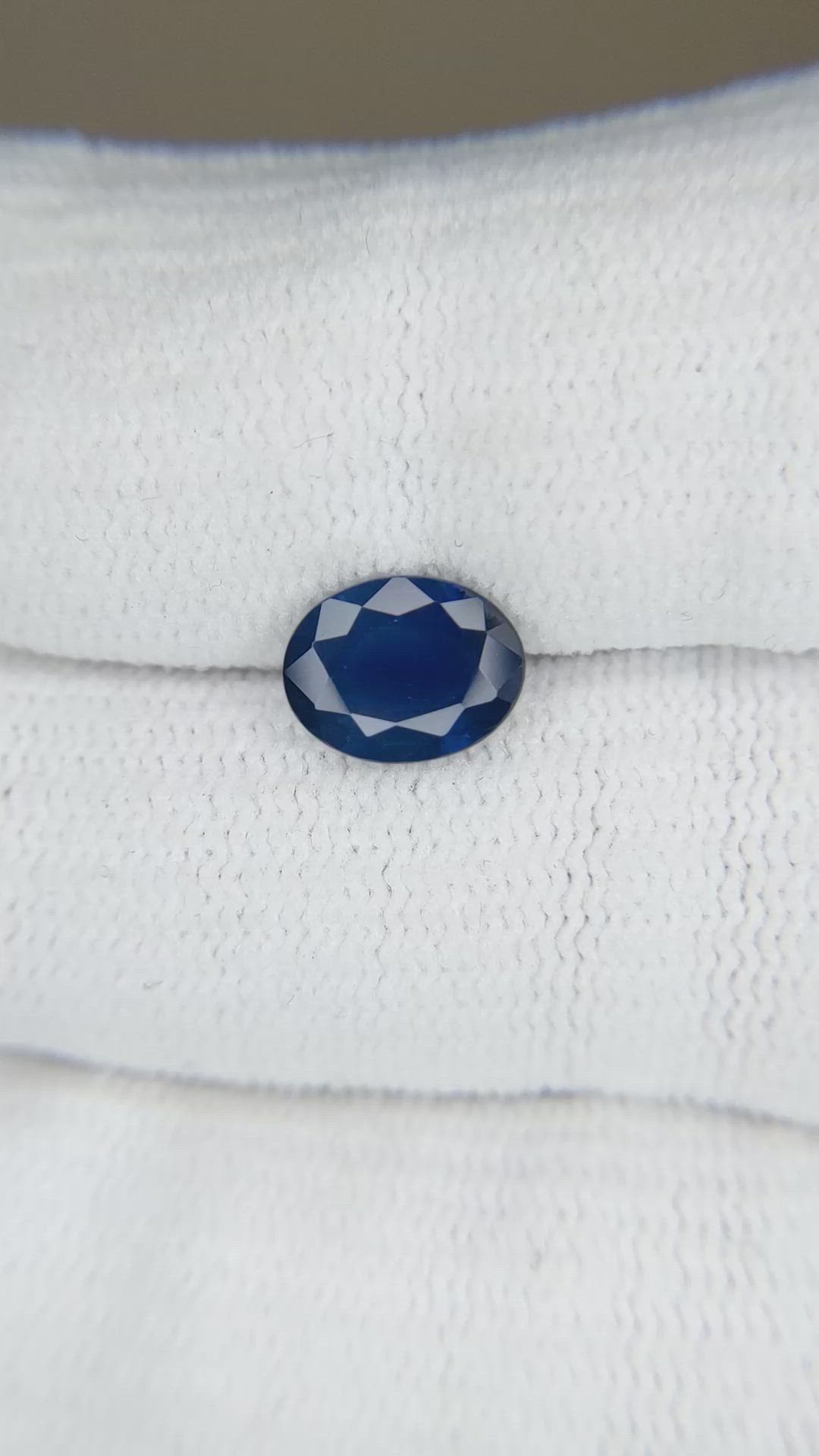 1.70 Ct. Blue Sapphire from Ceylon (Sri Lanka) Size Video