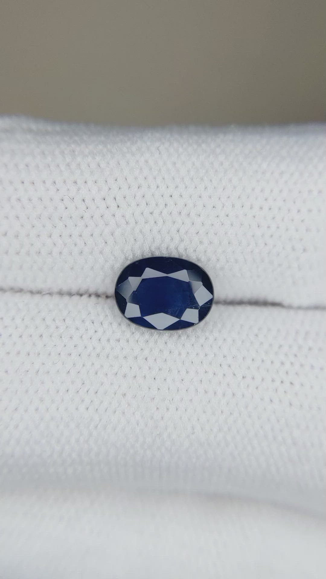 1.67 Ct. Blue Sapphire from Ceylon (Sri Lanka) Size Video