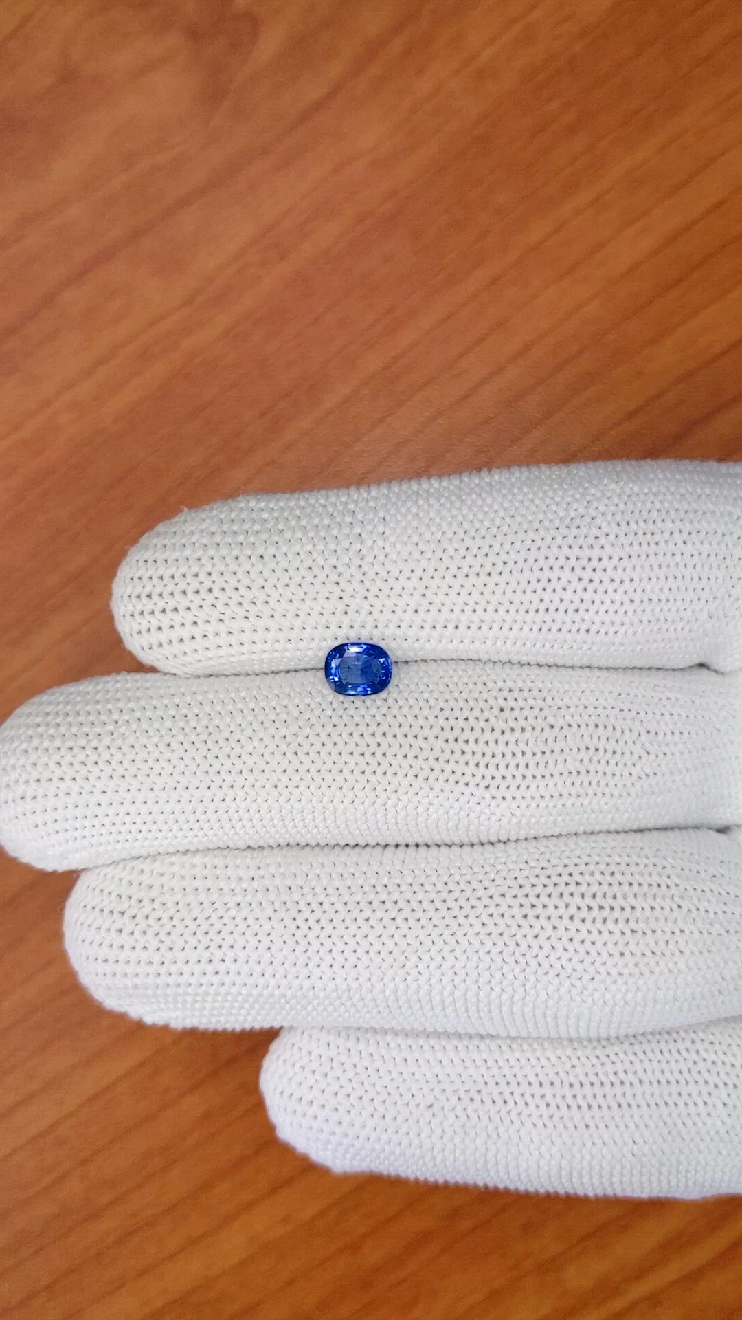0.76 Ct. Blue Sapphire from Ceylon (Sri Lanka) Size Video