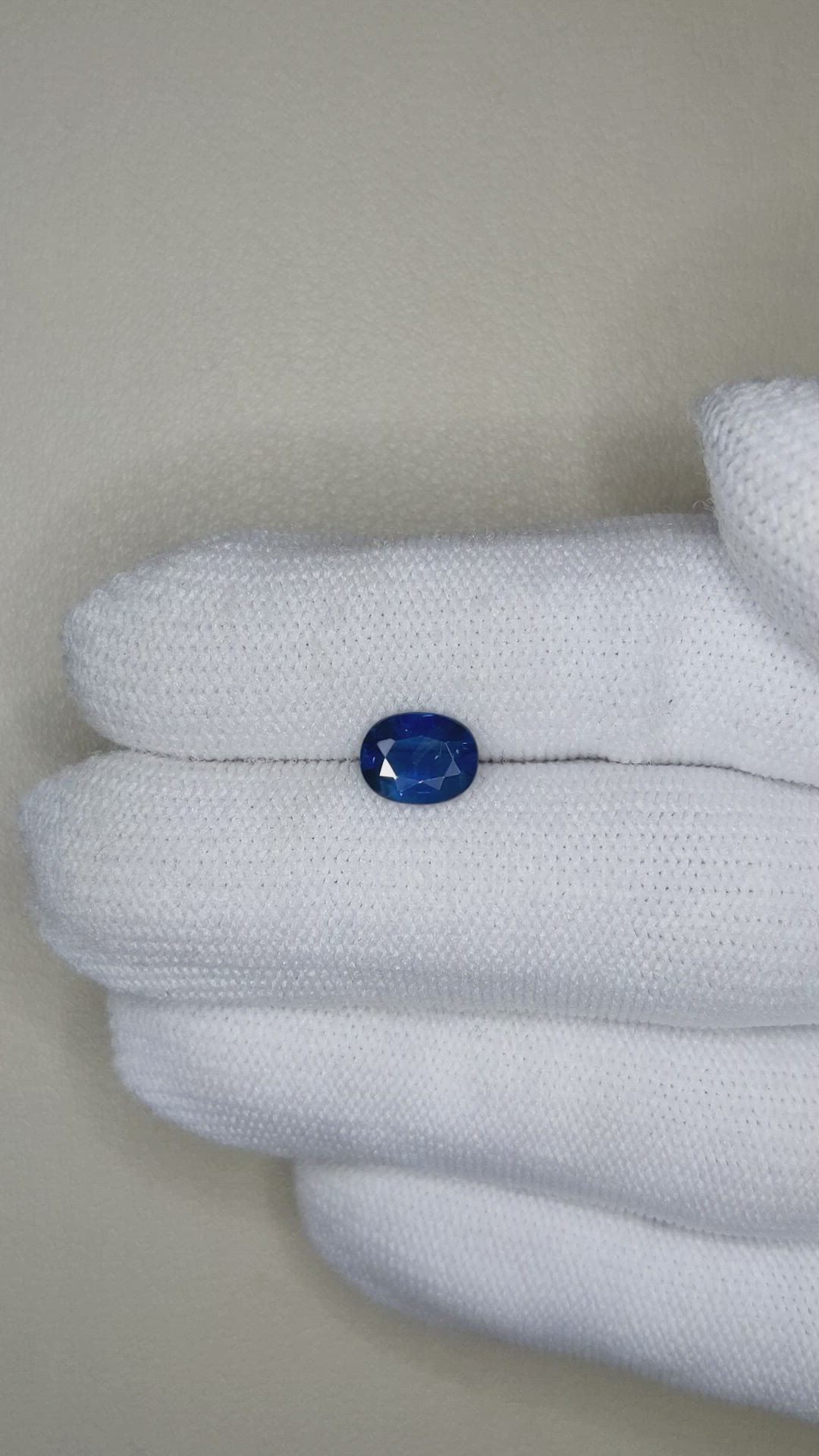 1.42 Ct. Blue Sapphire from Ceylon (Sri Lanka) Size Video