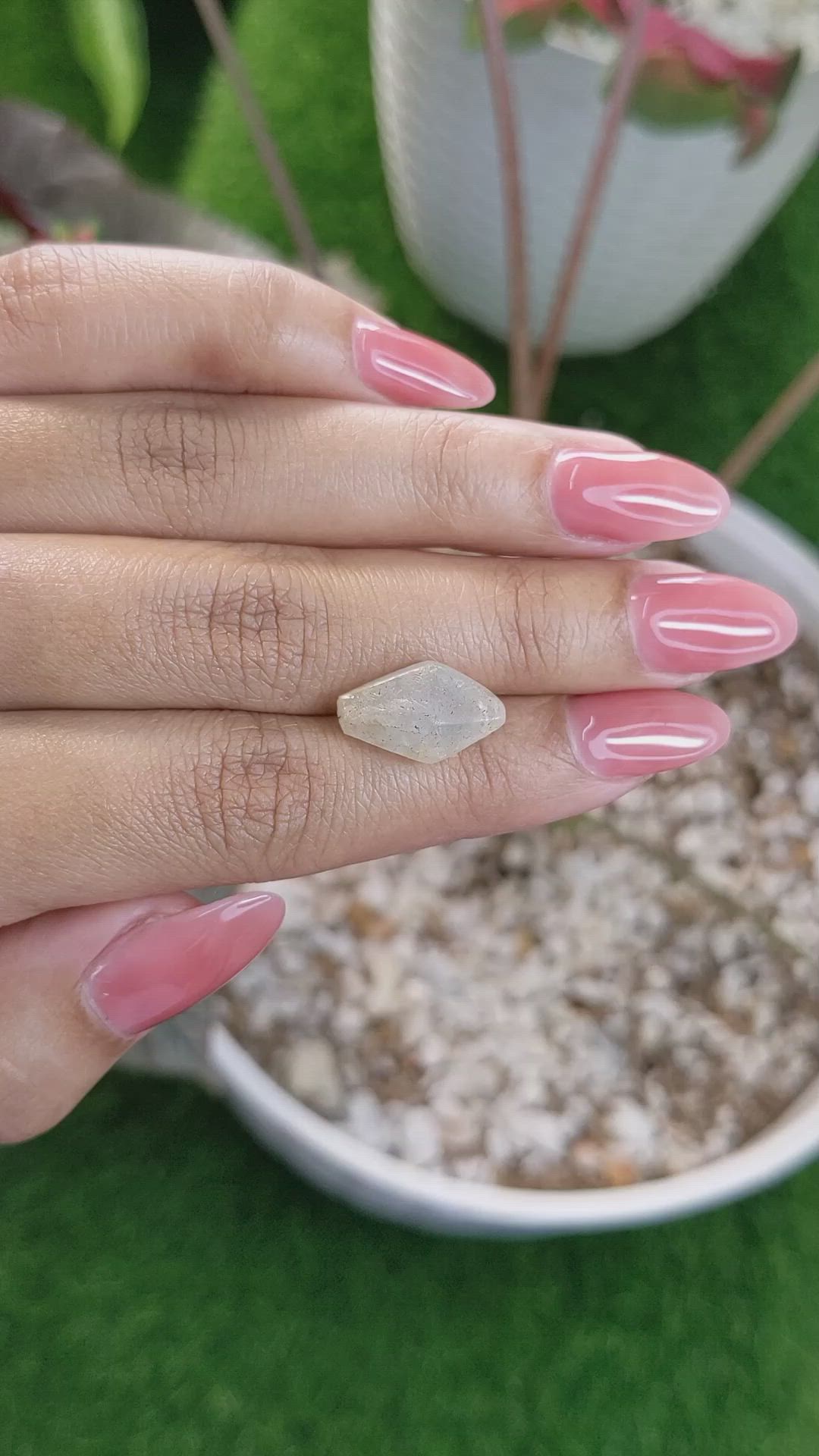 8.51 Ct. Grey Sapphire from Ceylon (Sri Lanka) Size Video