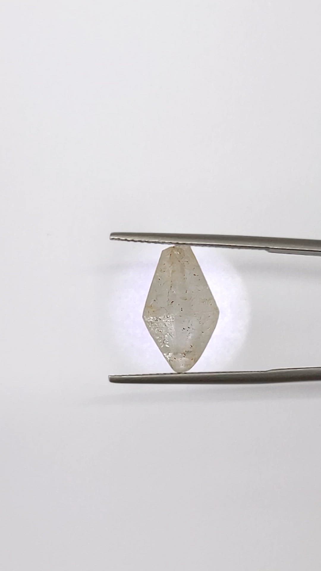 8.51 Ct. Grey Sapphire from Ceylon (Sri Lanka) Size Video