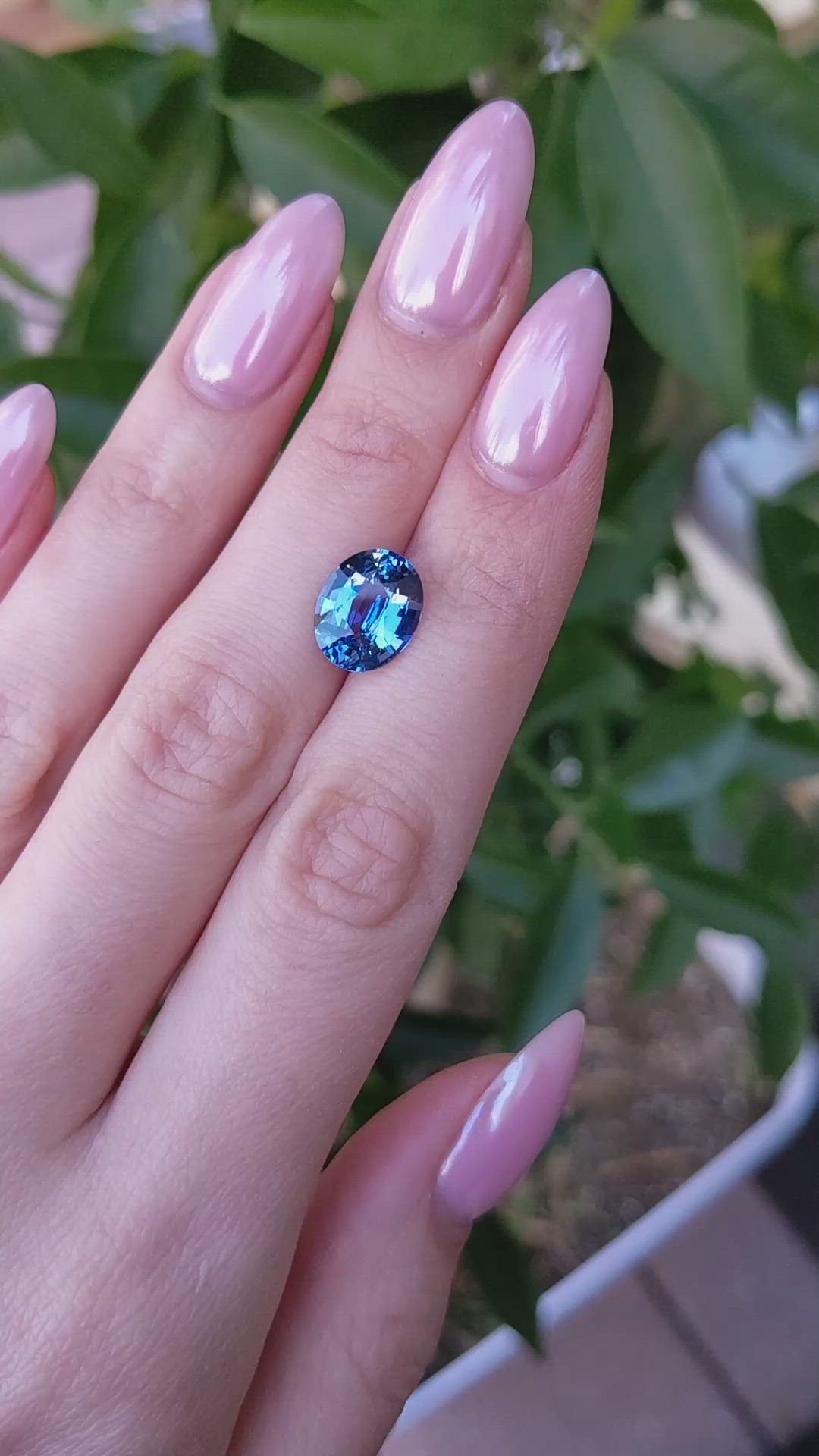 5.00 Ct. Blue Sapphire from Ceylon (Sri Lanka) Size Video