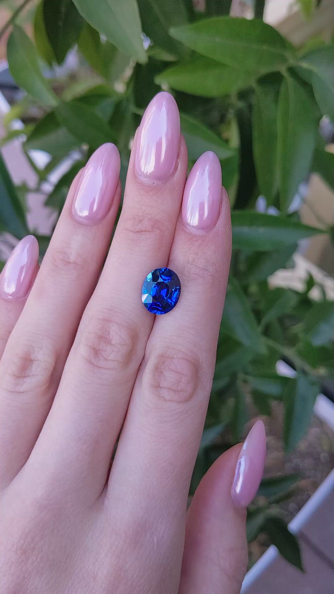 5.28 Ct. Blue Sapphire from Ceylon (Sri Lanka) Size Video