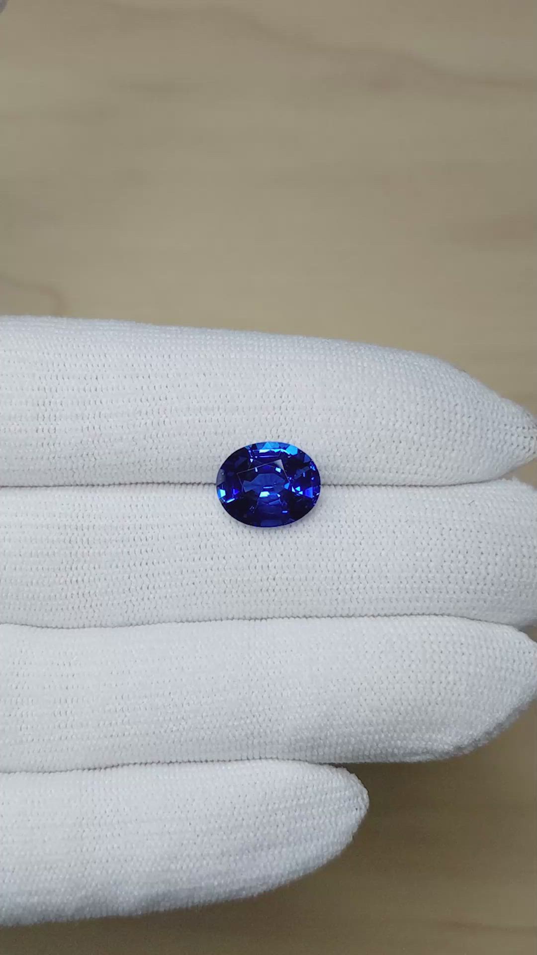 5.28 Ct. Blue Sapphire from Ceylon (Sri Lanka) Size Video
