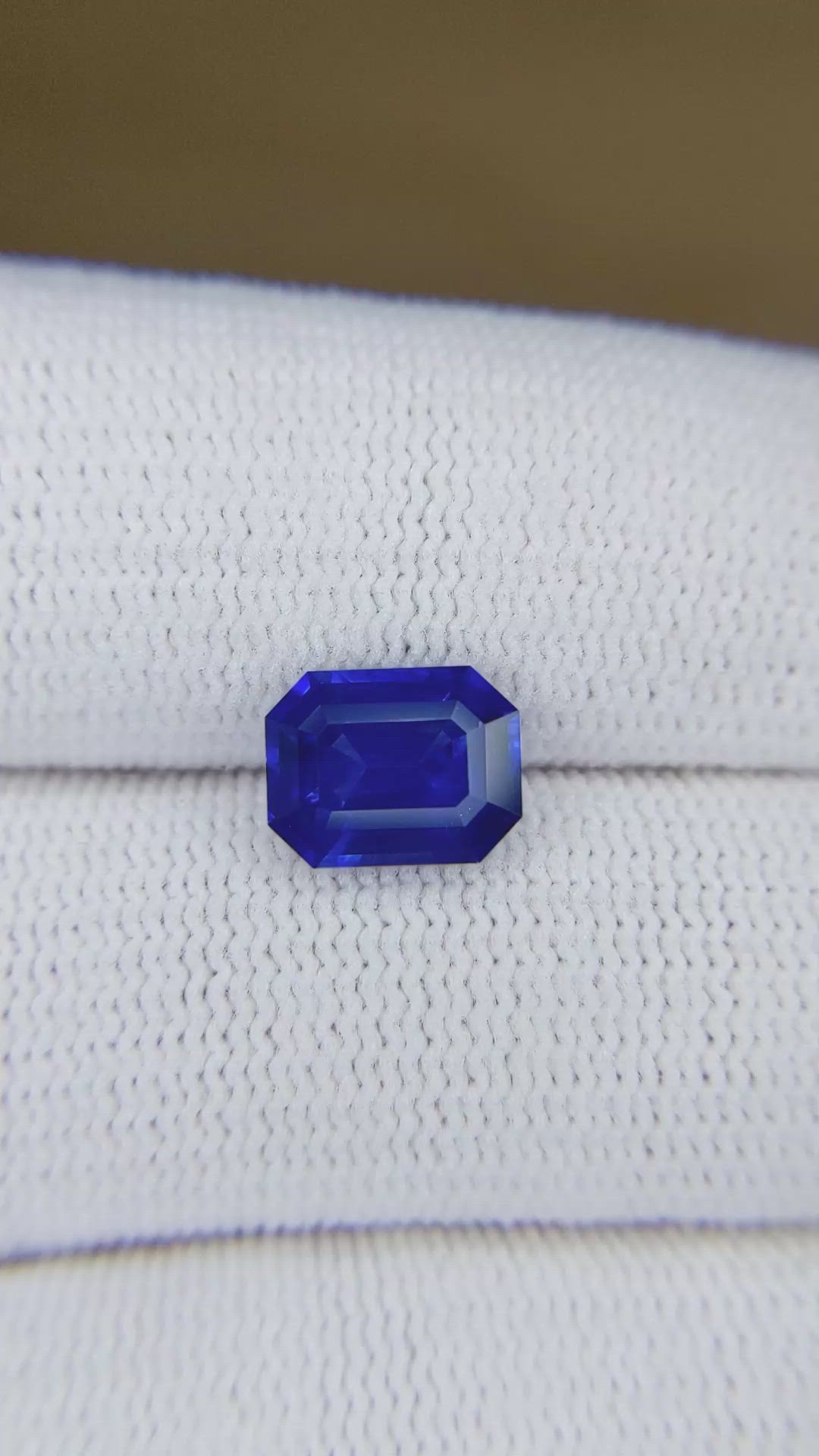 2.64 Ct. Blue Sapphire from Ceylon (Sri Lanka) Size Video