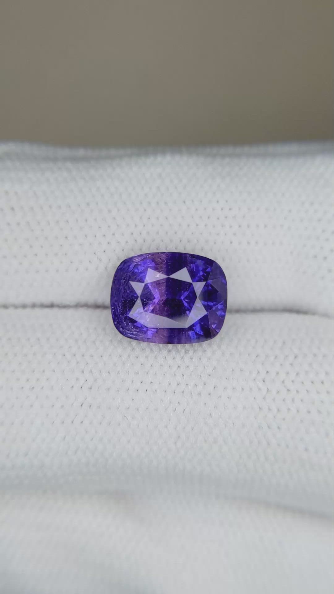 4.67 Ct. Bi Color Sapphire from Madagascar Size Video