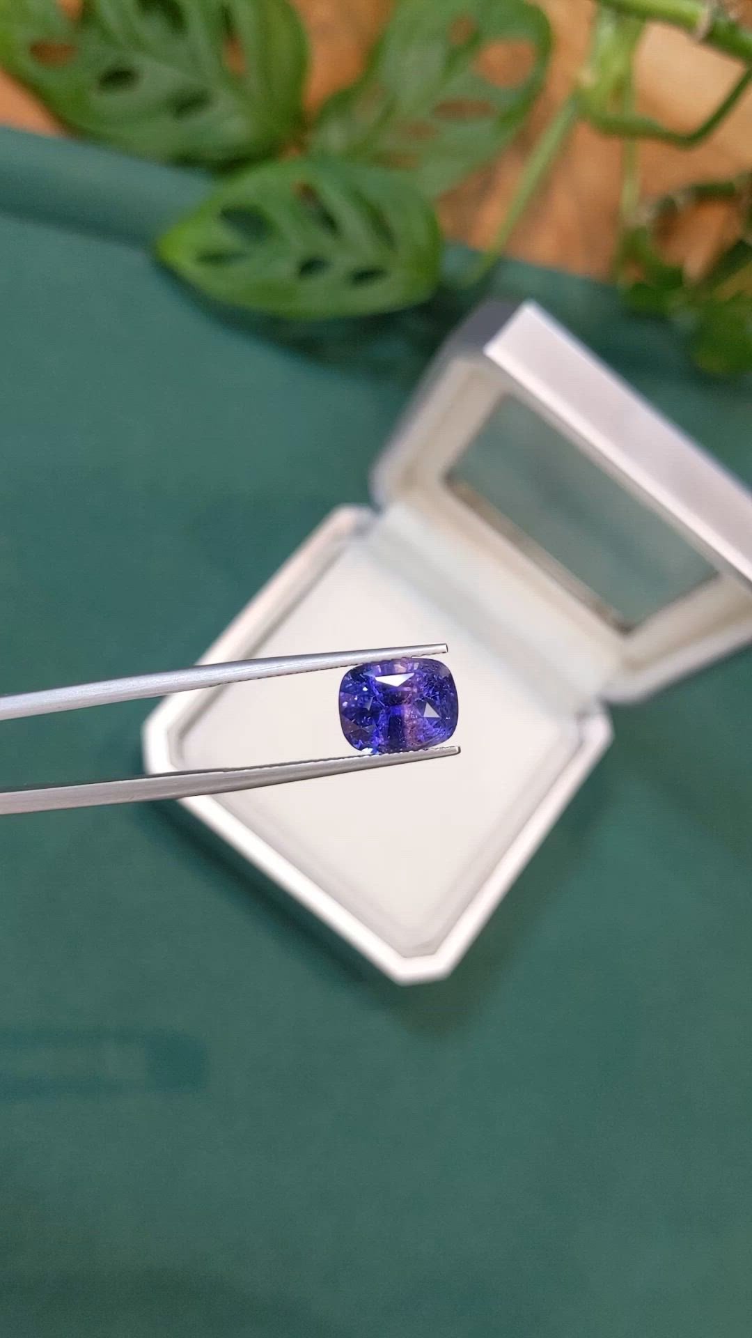 4.67 Ct. Bi Color Sapphire from Madagascar Size Video