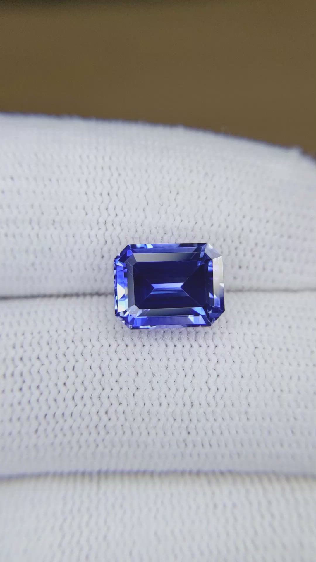 4.58 Ct. Blue Sapphire from Ceylon (Sri Lanka) Size Video