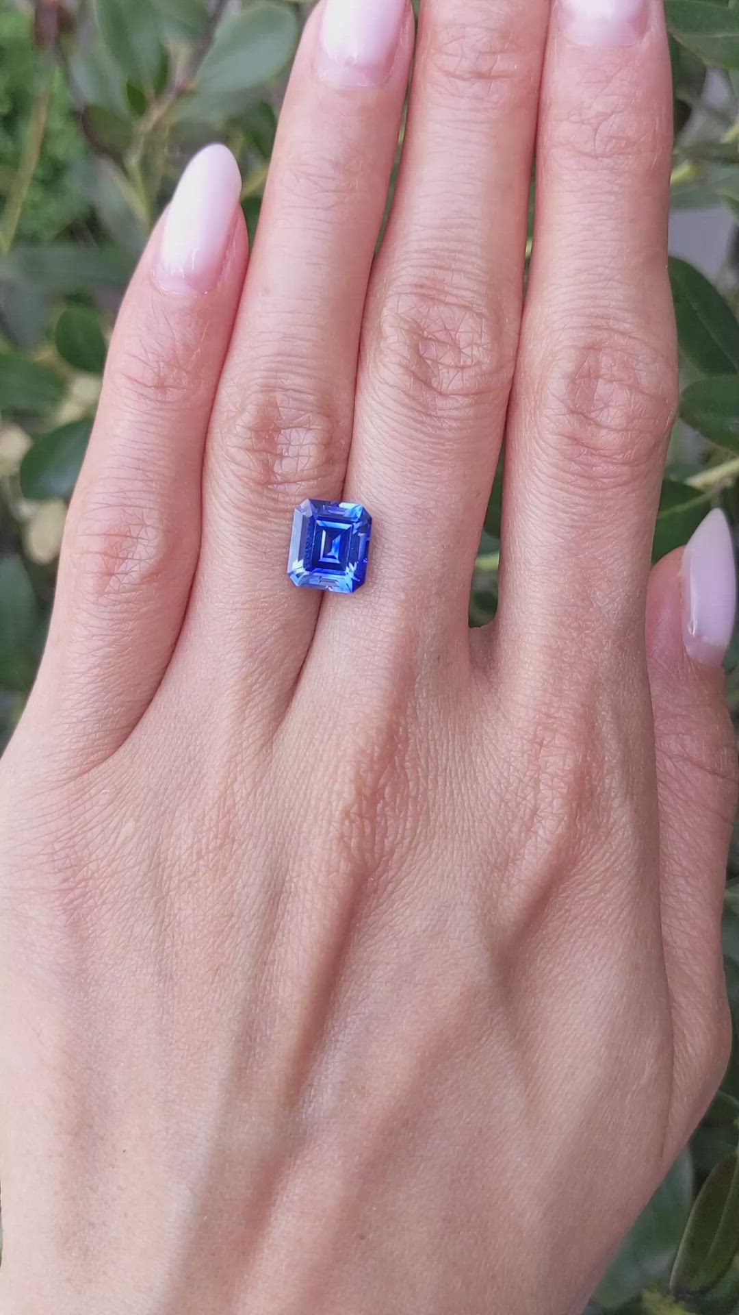 4.07 Ct. Blue Sapphire from Ceylon (Sri Lanka) Size Video