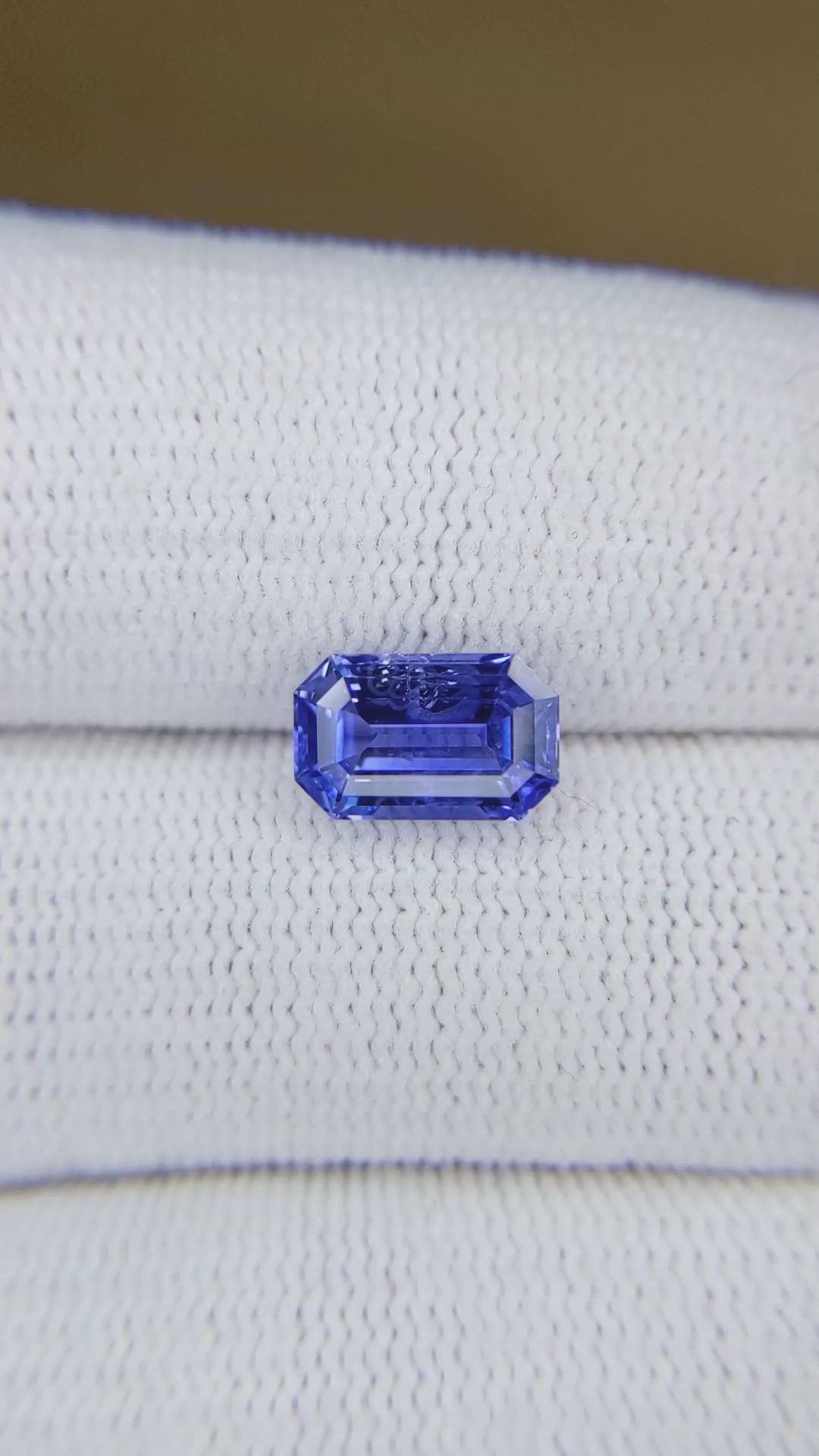 2.59 Ct. Blue Sapphire from Ceylon (Sri Lanka) Size Video