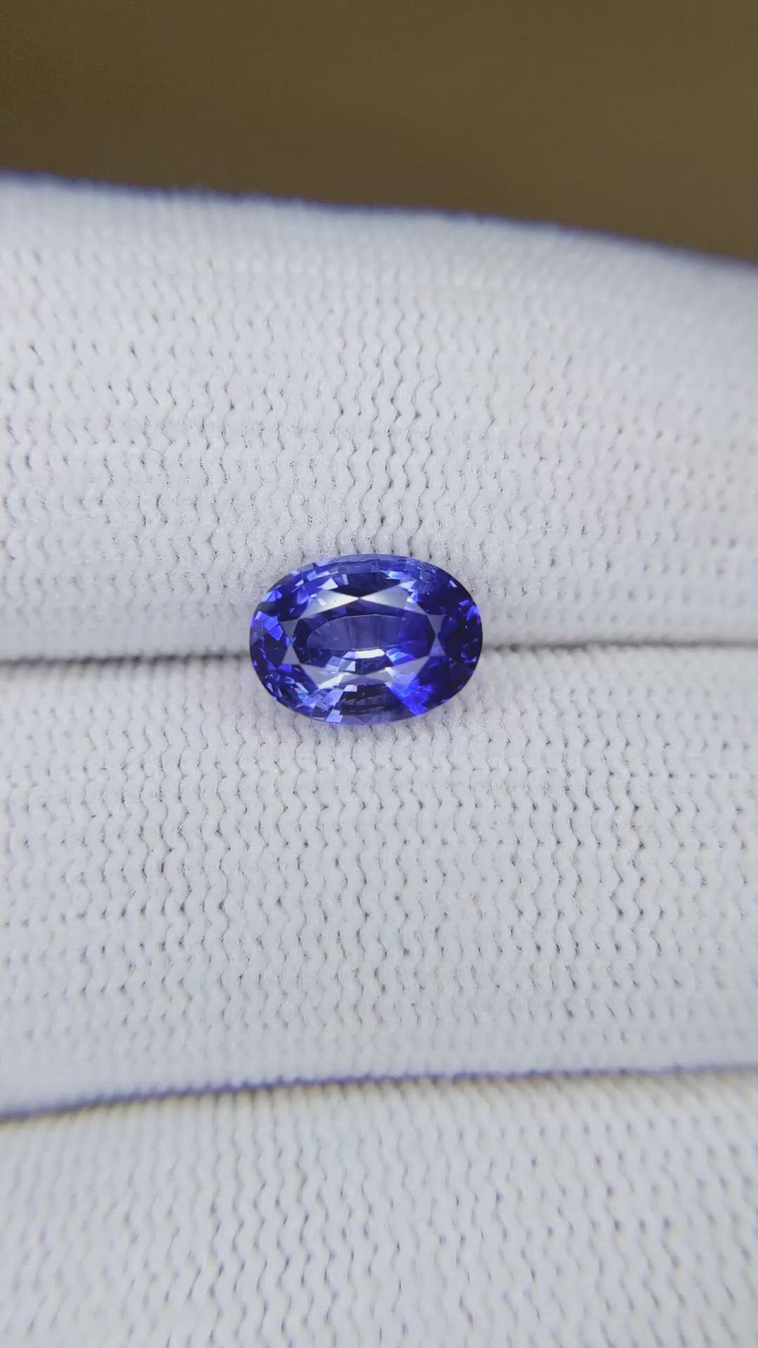 2.31 Ct. Blue Sapphire from Ceylon (Sri Lanka) Size Video