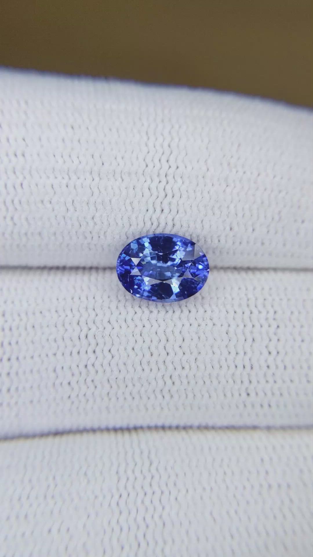 2.07 Ct. Blue Sapphire from Ceylon (Sri Lanka) Size Video