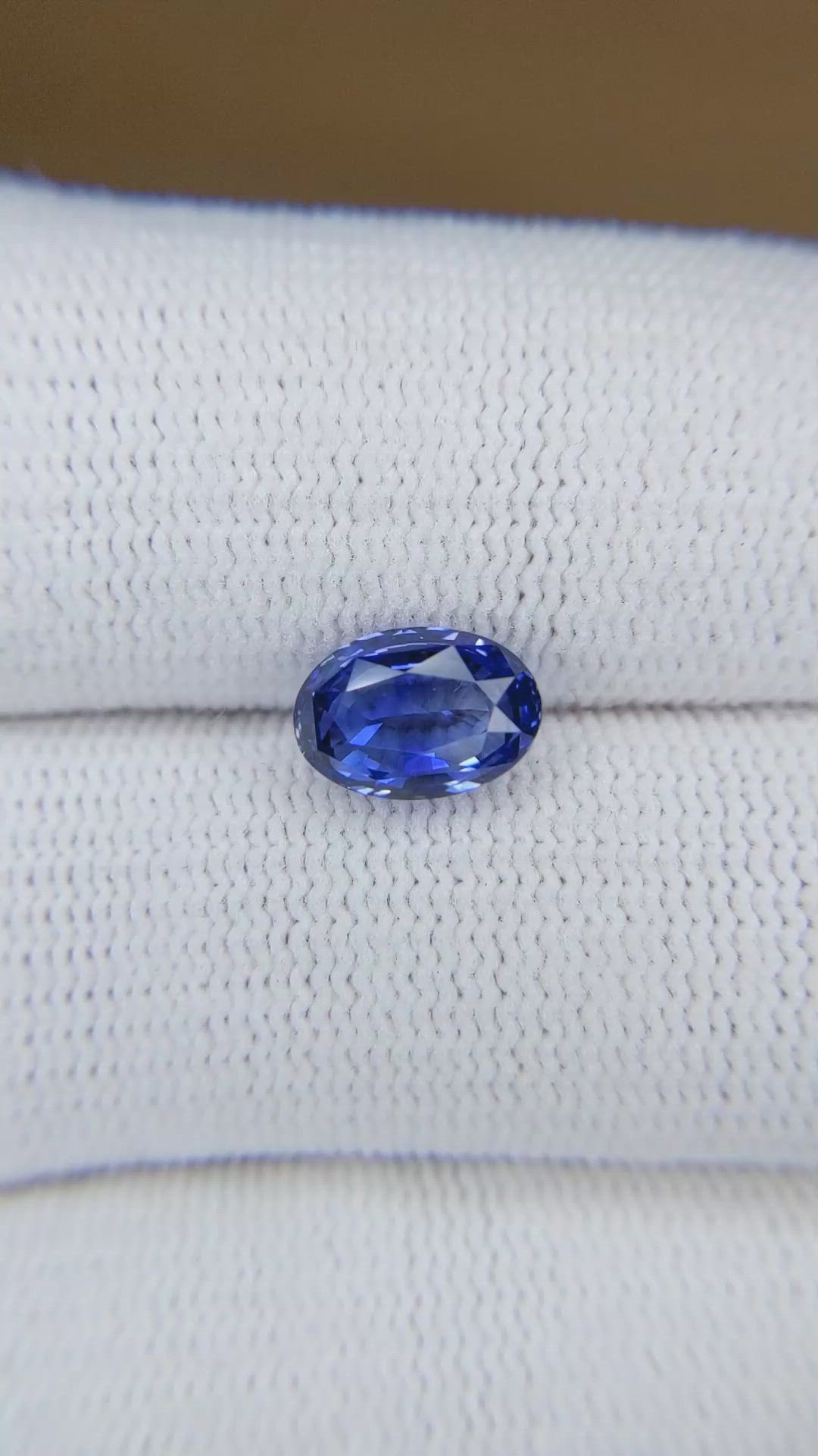 2.17 Ct. Blue Sapphire from Ceylon (Sri Lanka) Size Video