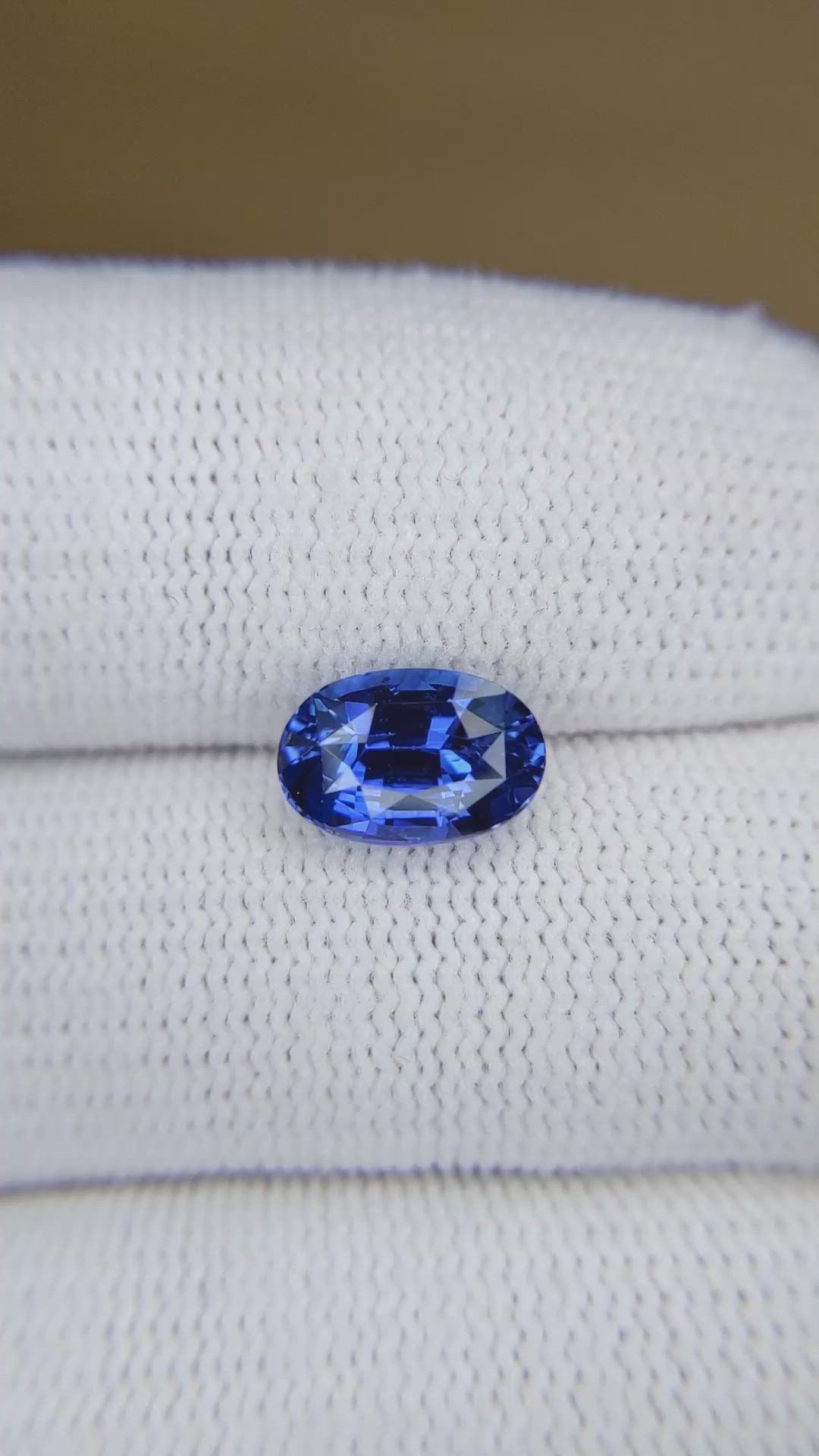 2.78 Ct. Blue Sapphire from Ceylon (Sri Lanka) Size Video