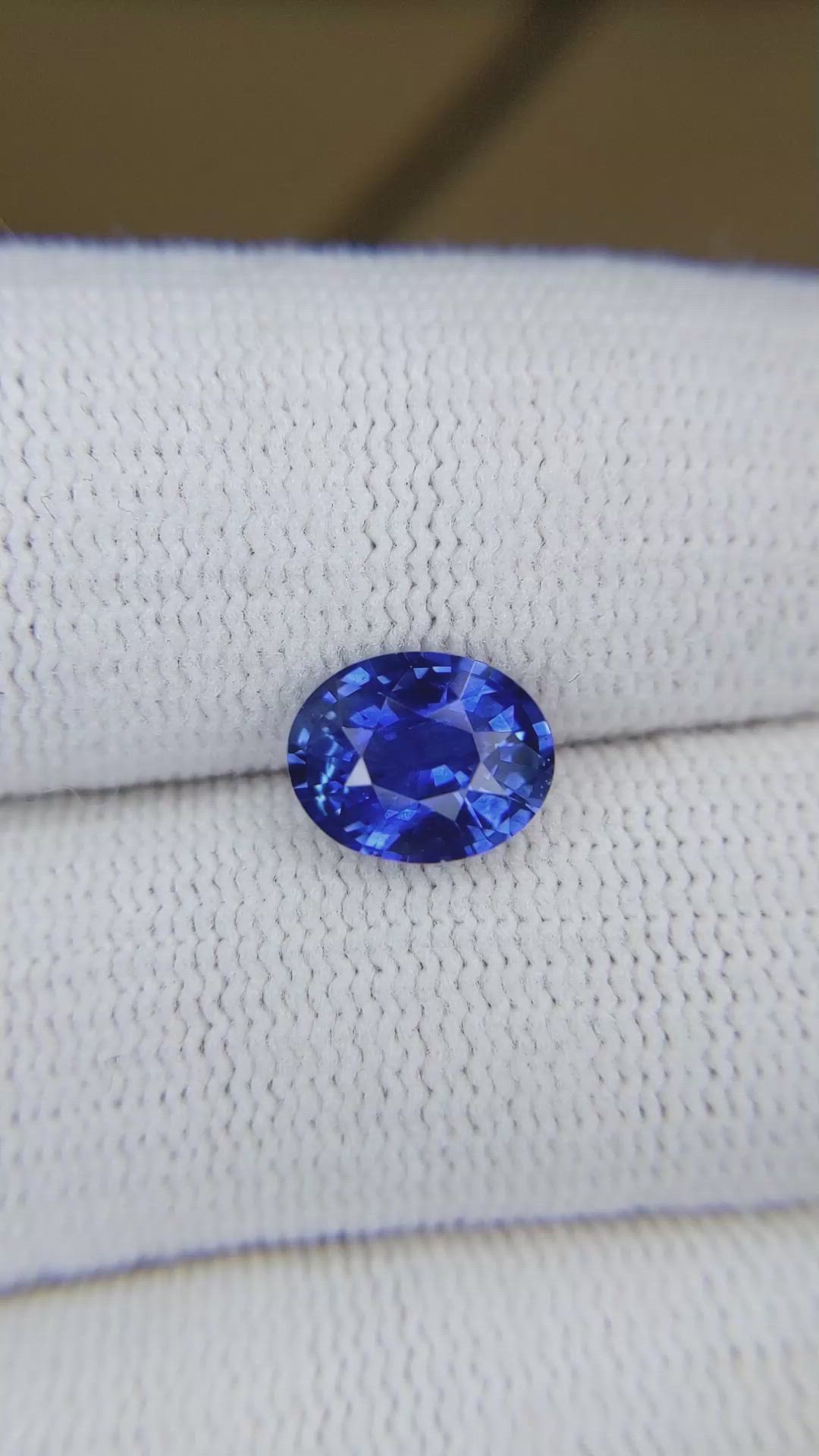 2.20 Ct. Blue Sapphire from Ceylon (Sri Lanka) Size Video