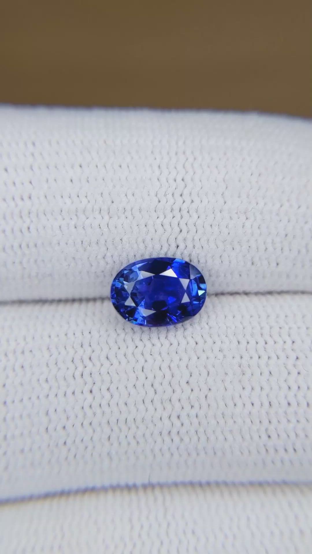 1.92 Ct. Blue Sapphire from Ceylon (Sri Lanka) Size Video