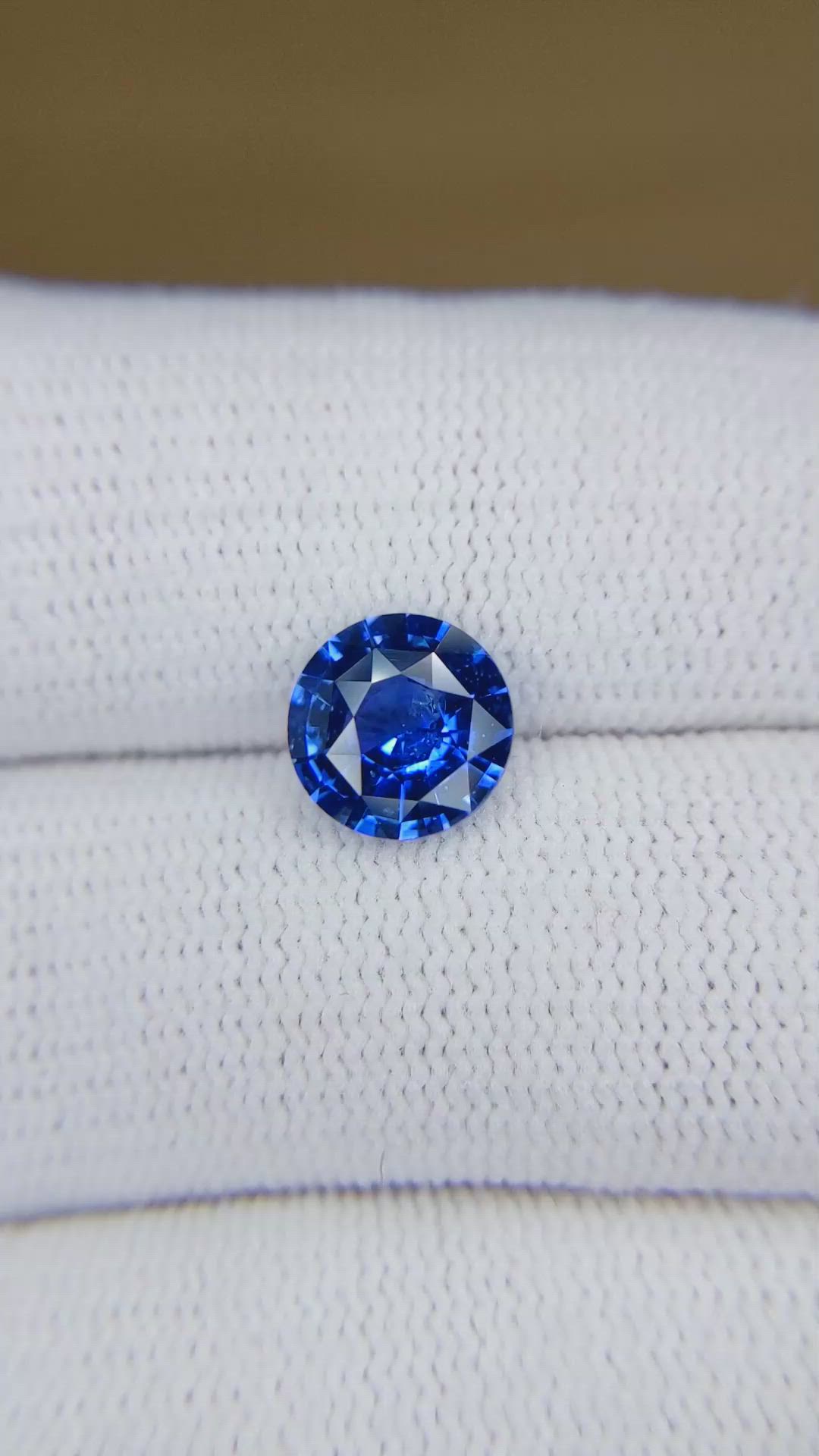 2.23 Ct. Blue Sapphire from Ceylon (Sri Lanka) Size Video