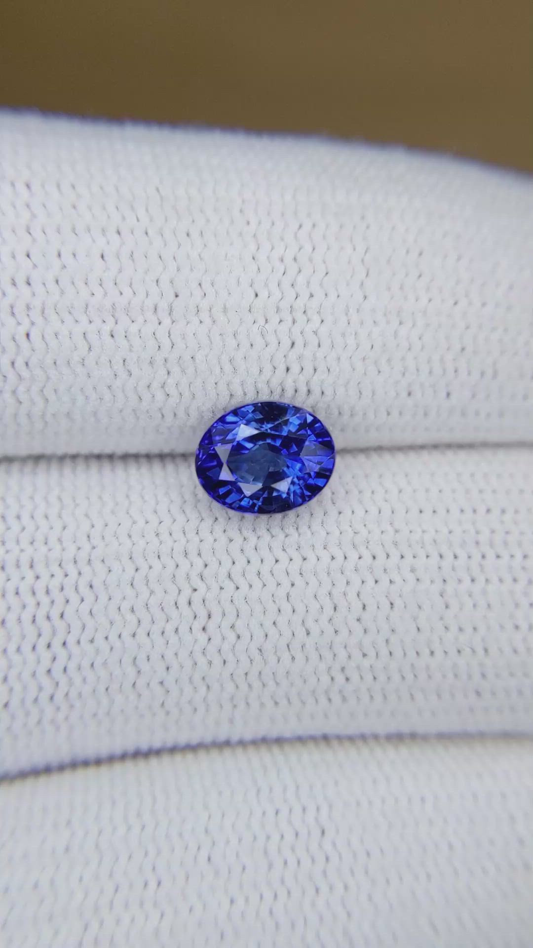 1.92 Ct. Blue Sapphire from Ceylon (Sri Lanka) Size Video