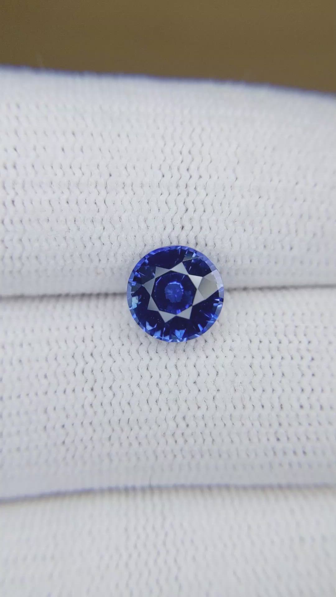 2.52 Ct. Blue Sapphire from Ceylon (Sri Lanka) Size Video