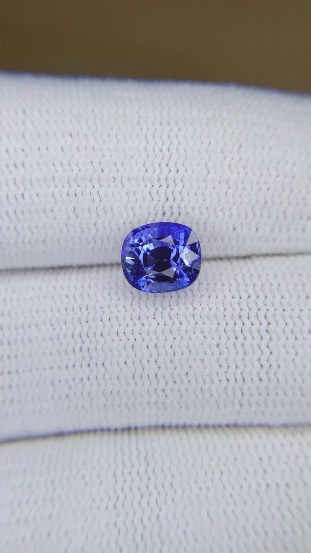 2.51 Ct. Blue Sapphire from Ceylon (Sri Lanka) Size Video