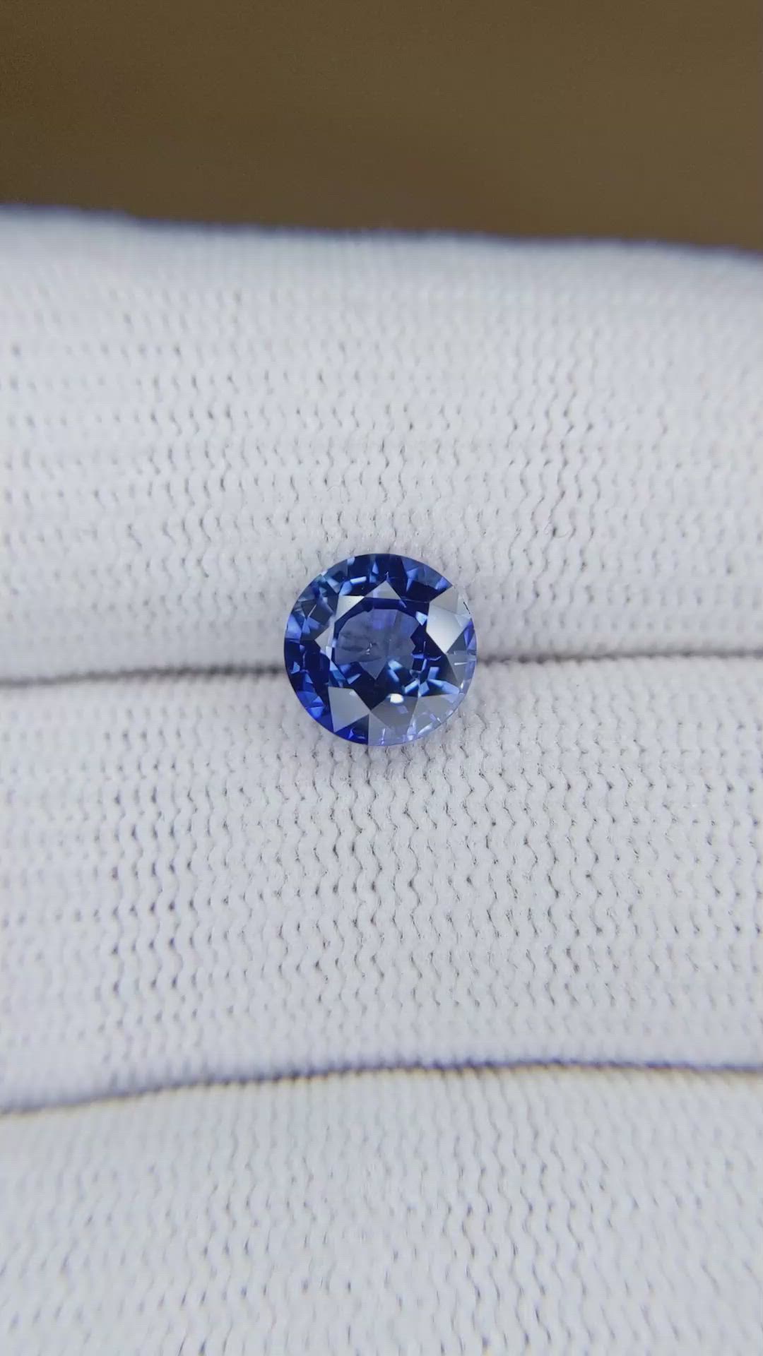 2.10 Ct. Blue Sapphire from Ceylon (Sri Lanka) Size Video