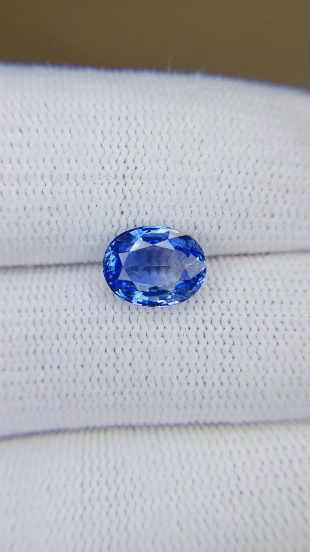 2.62 Ct. Blue Sapphire from Ceylon (Sri Lanka) Size Video