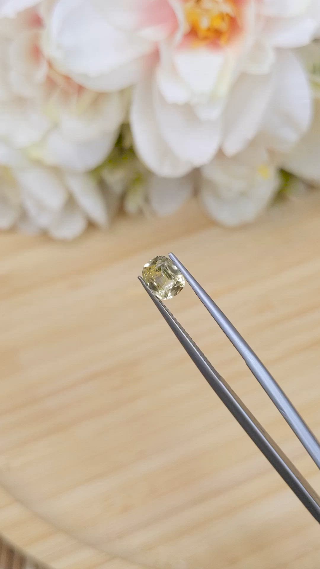 1.30 Ct. Yellow Sapphire from Ceylon (Sri Lanka) Size Video