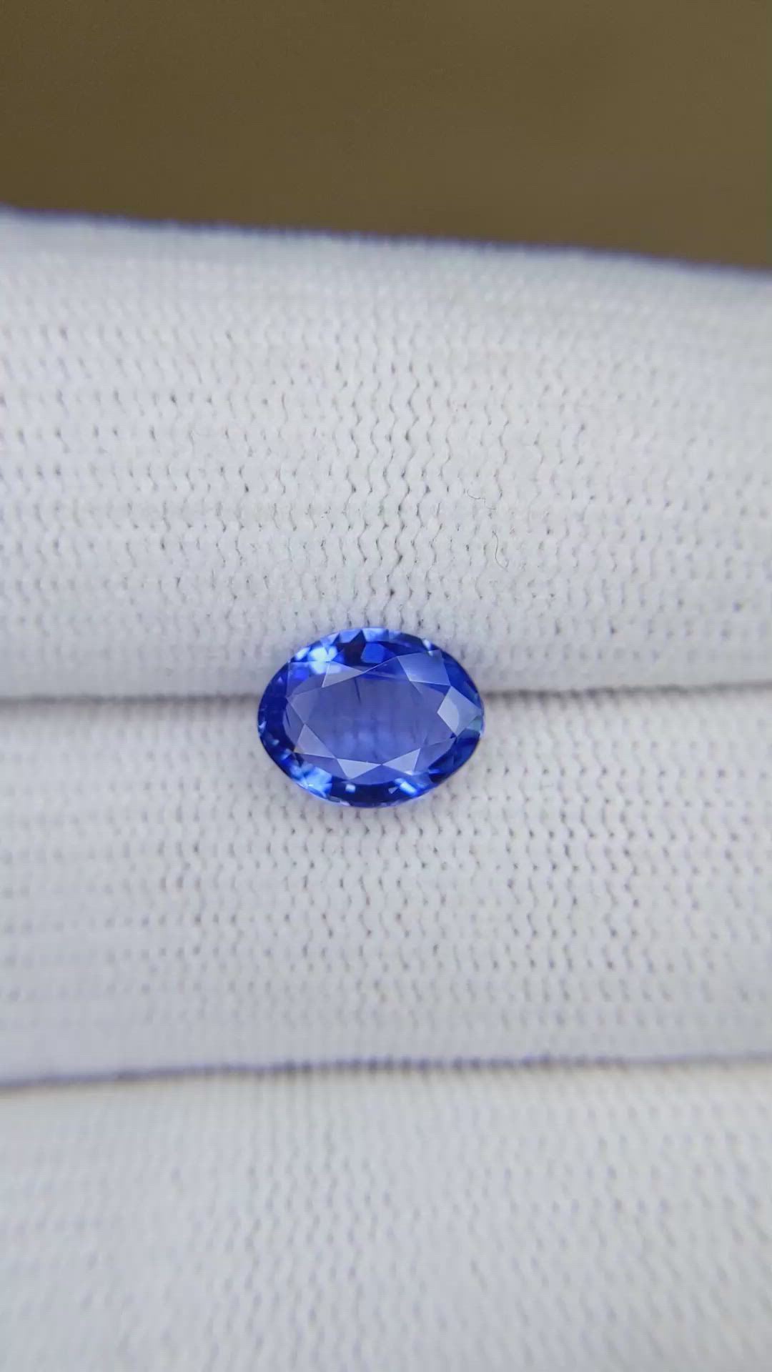 2.14 Ct. Blue Sapphire from Ceylon (Sri Lanka) Size Video
