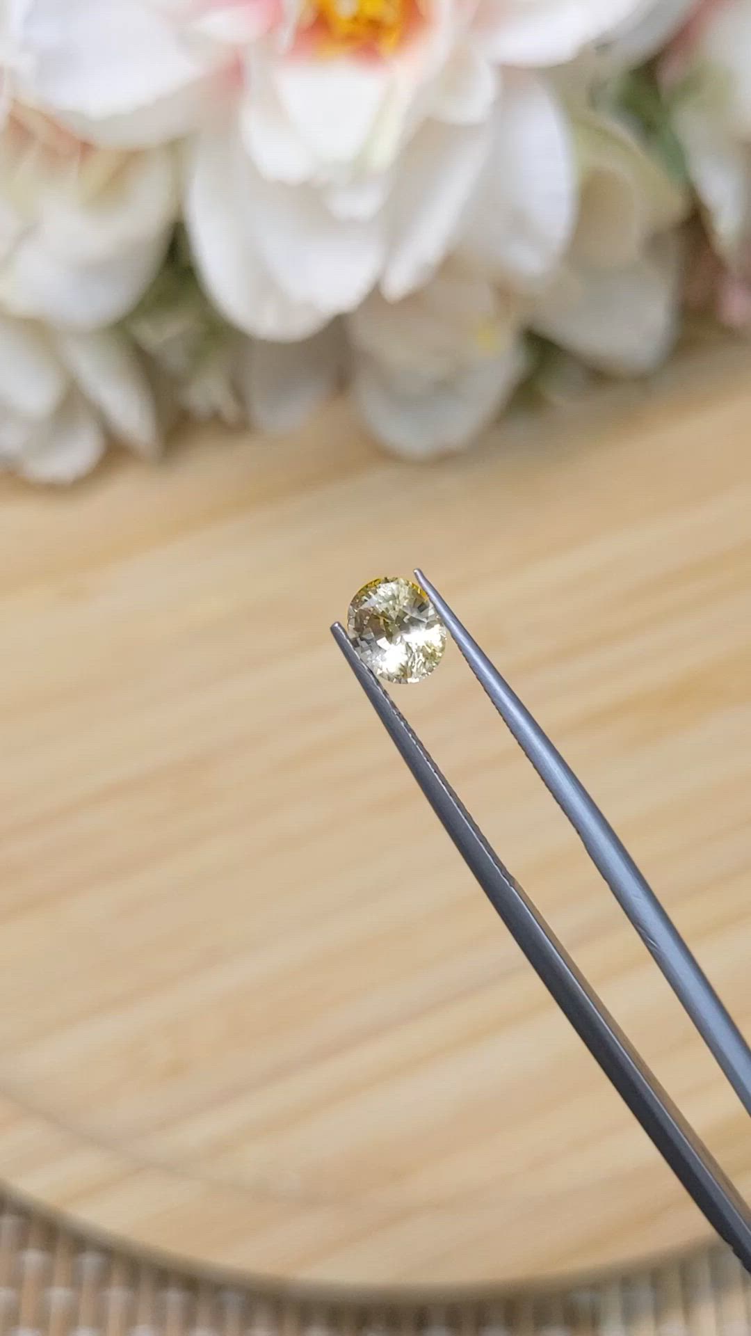 1.37 Ct. Yellow Sapphire from Ceylon (Sri Lanka) Size Video