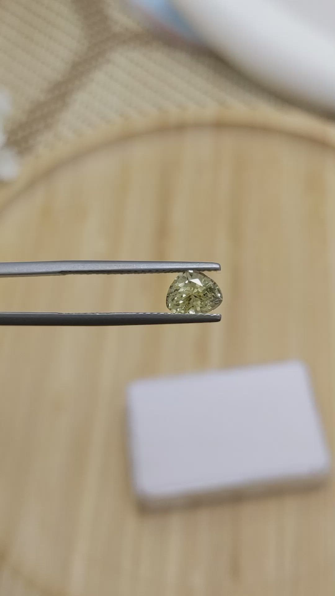 1.23 Ct. Yellow Sapphire from Ceylon (Sri Lanka) Size Video