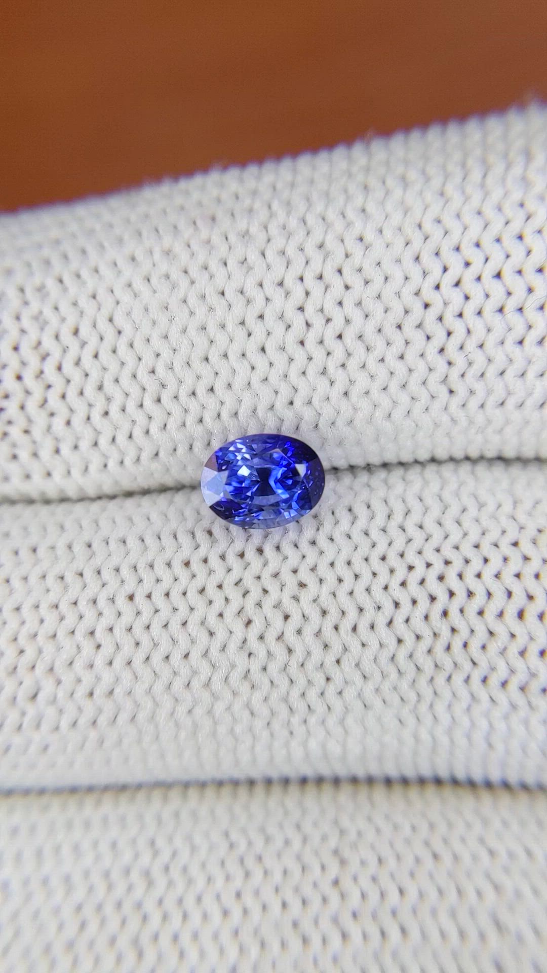 1.44 Ct. Blue Sapphire from Ceylon (Sri Lanka) Size Video