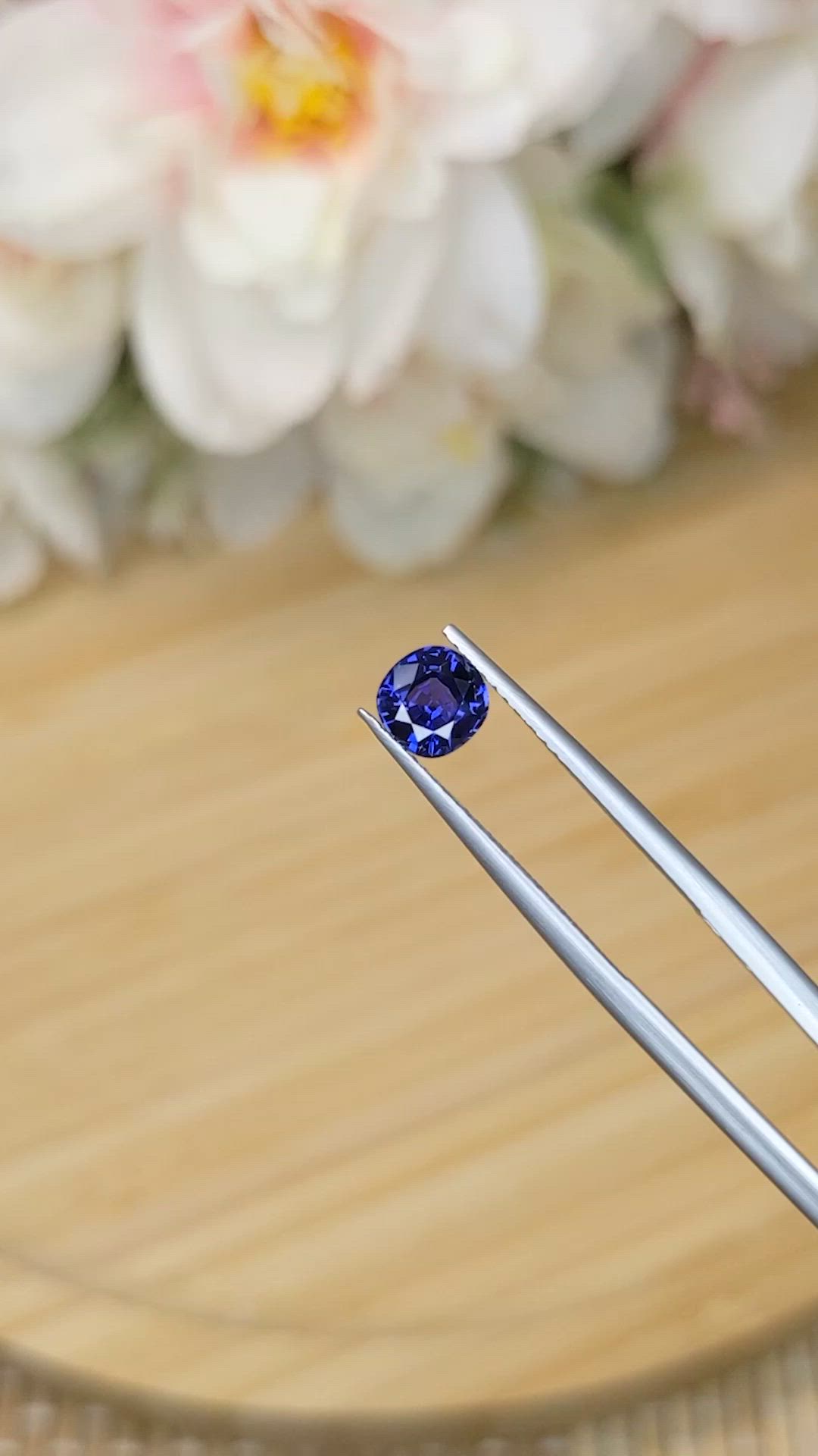 0.94 Ct. Color Change Sapphire from Ceylon (Sri Lanka) Size Video