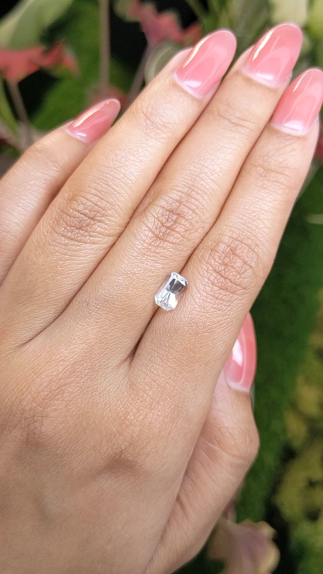 1.42 Ct. White Sapphire from Ceylon (Sri Lanka) Size Video