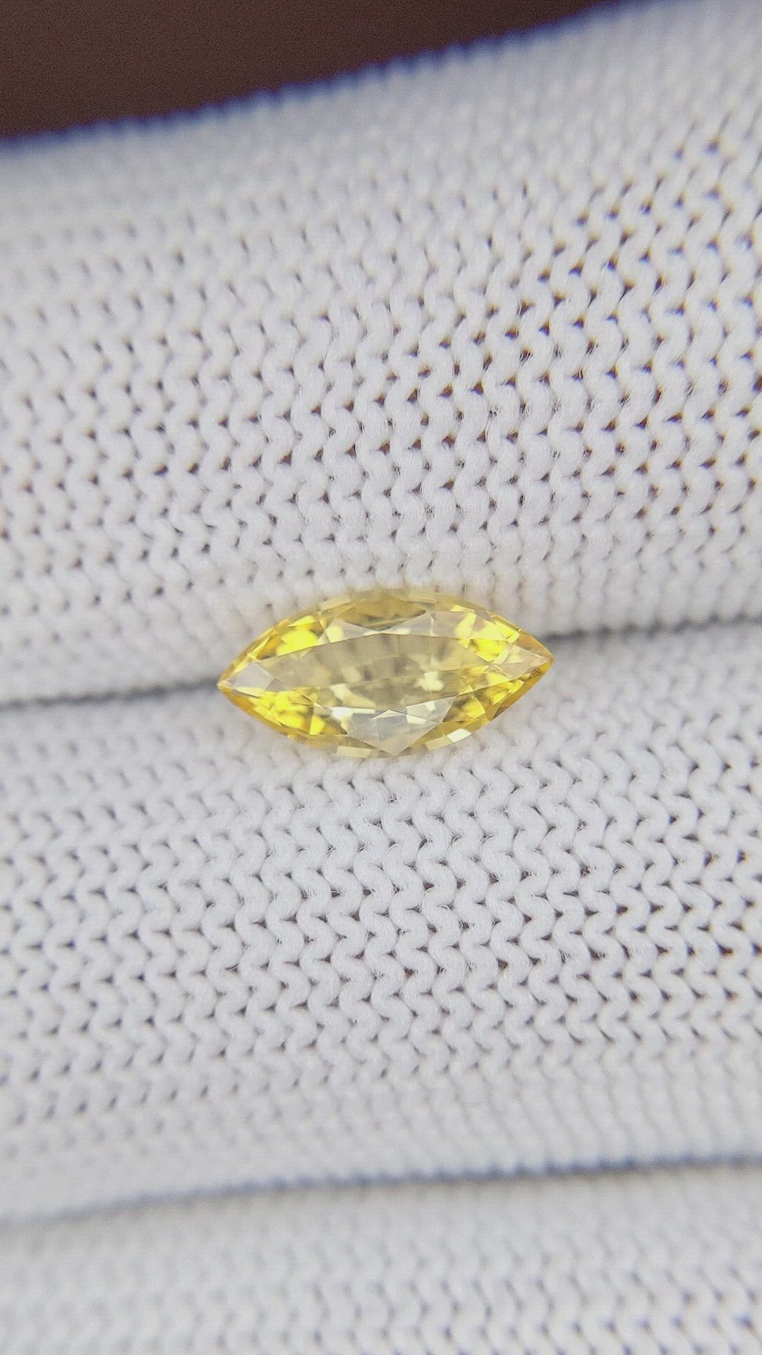 1.11 Ct. Yellow Sapphire from Ceylon (Sri Lanka) Size Video