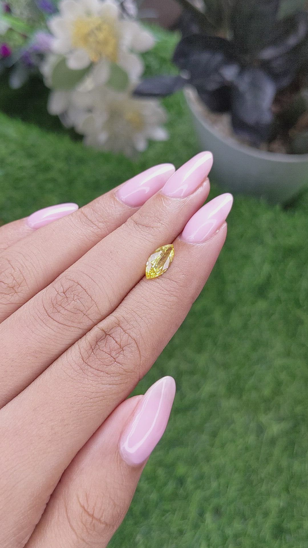 1.11 Ct. Yellow Sapphire from Ceylon (Sri Lanka) Size Video
