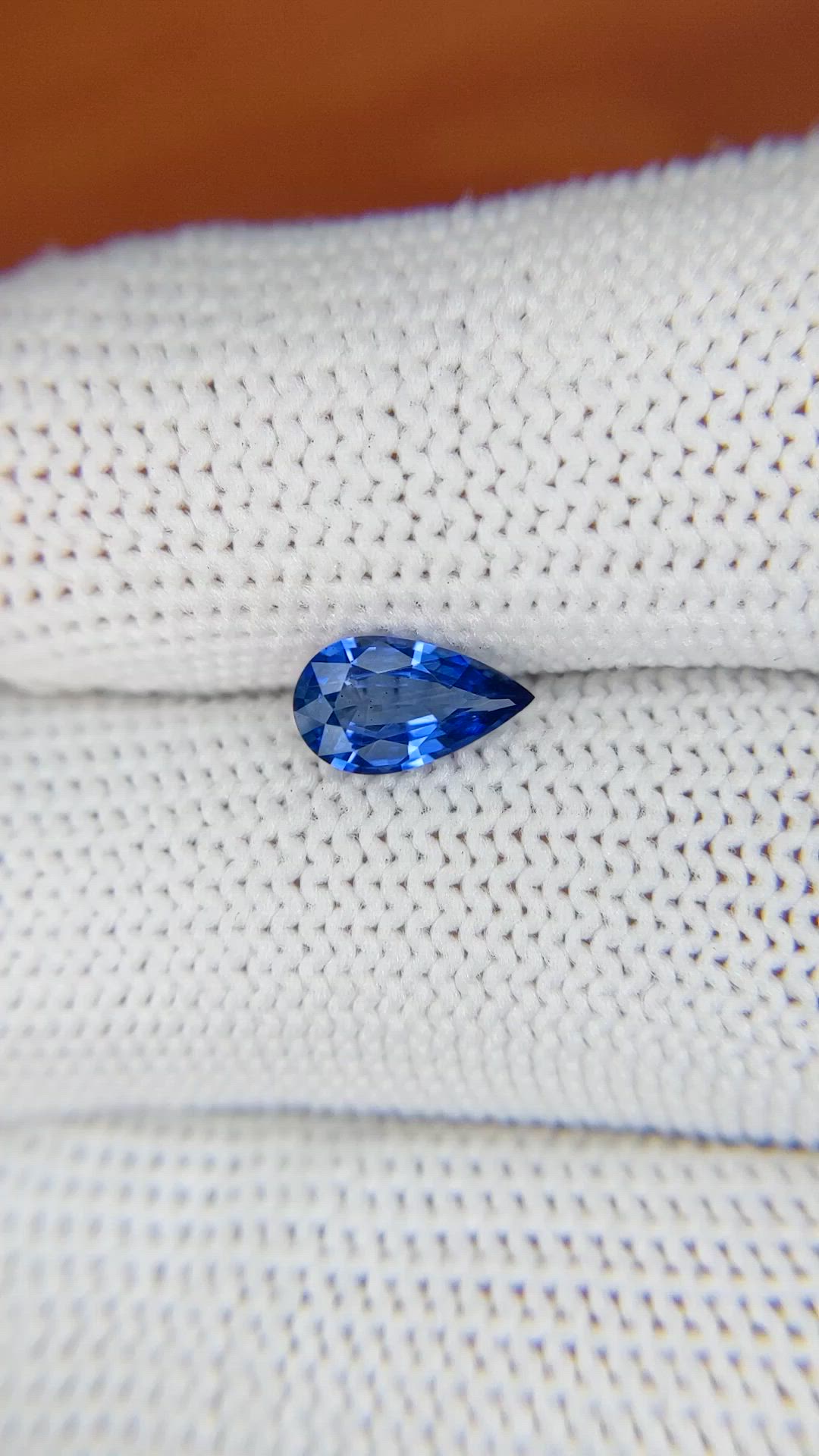 0.85 Ct. Blue Sapphire from Ceylon (Sri Lanka) Size Video