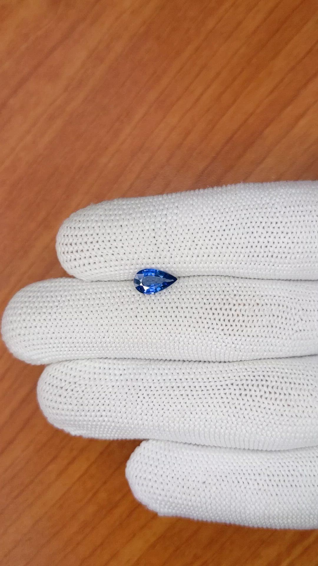 0.85 Ct. Blue Sapphire from Ceylon (Sri Lanka) Size Video