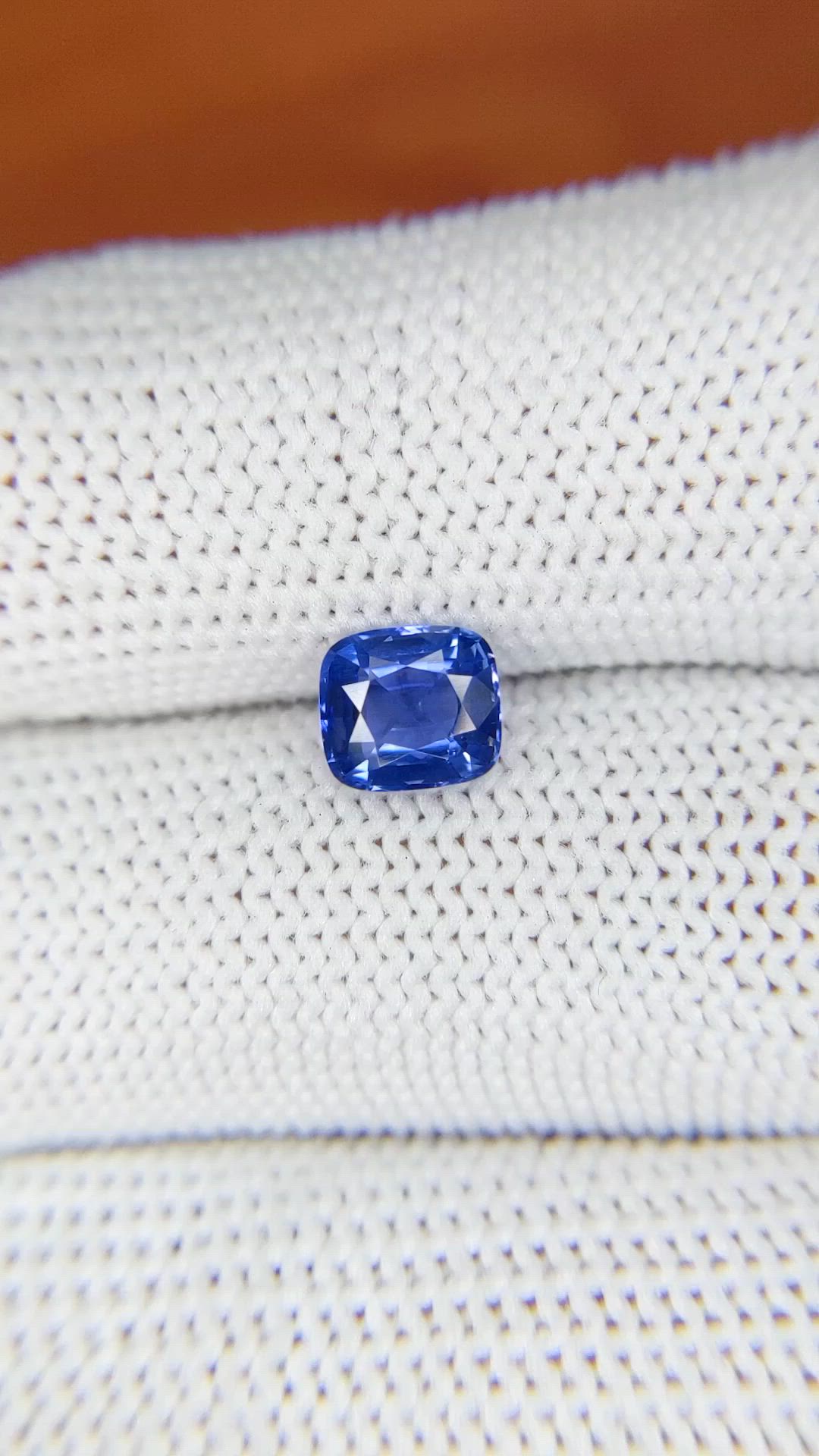 1.24 Ct. Blue Sapphire from Ceylon (Sri Lanka) Size Video