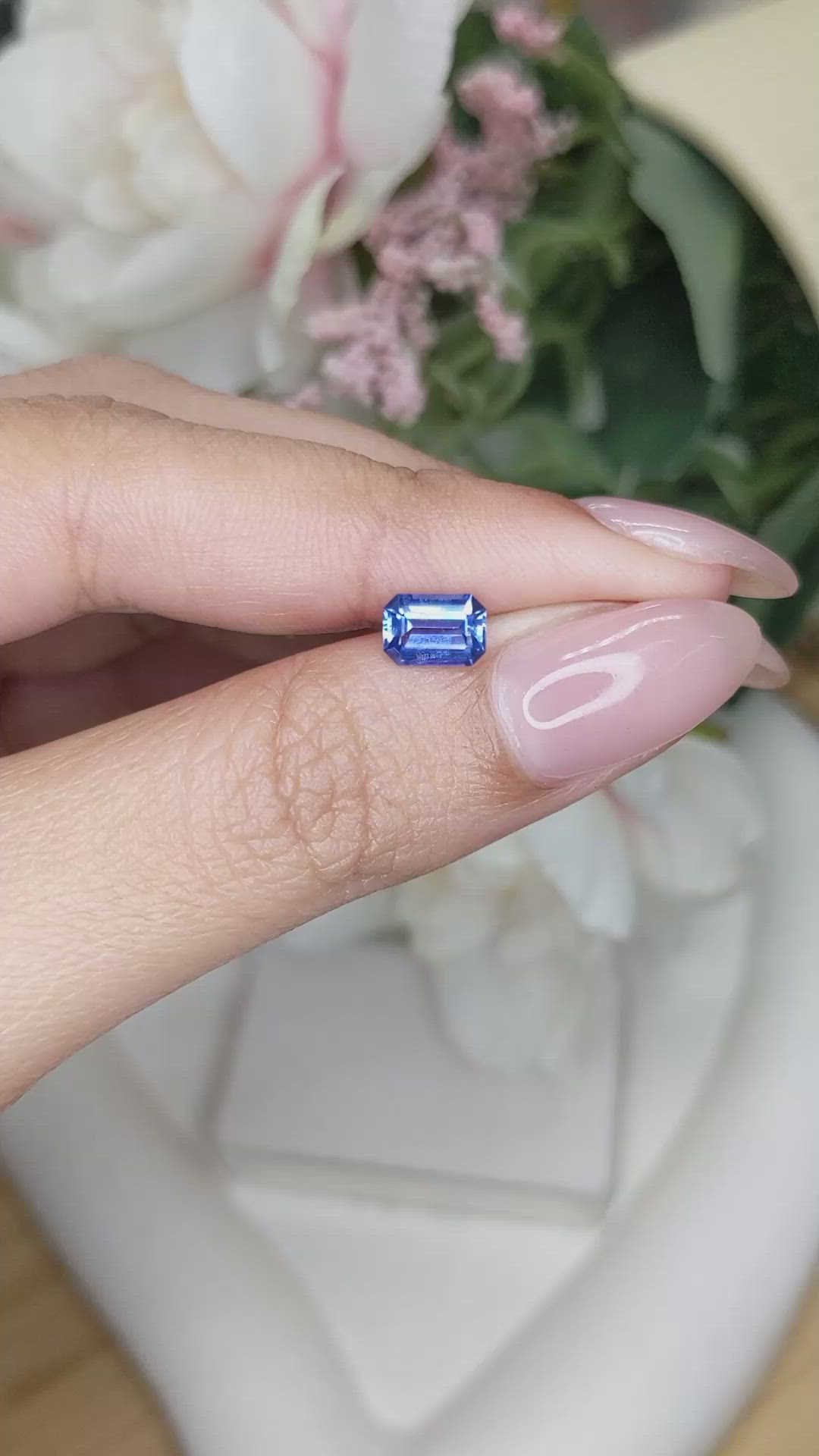 1.05 Ct. Blue Sapphire from Ceylon (Sri Lanka) Size Video