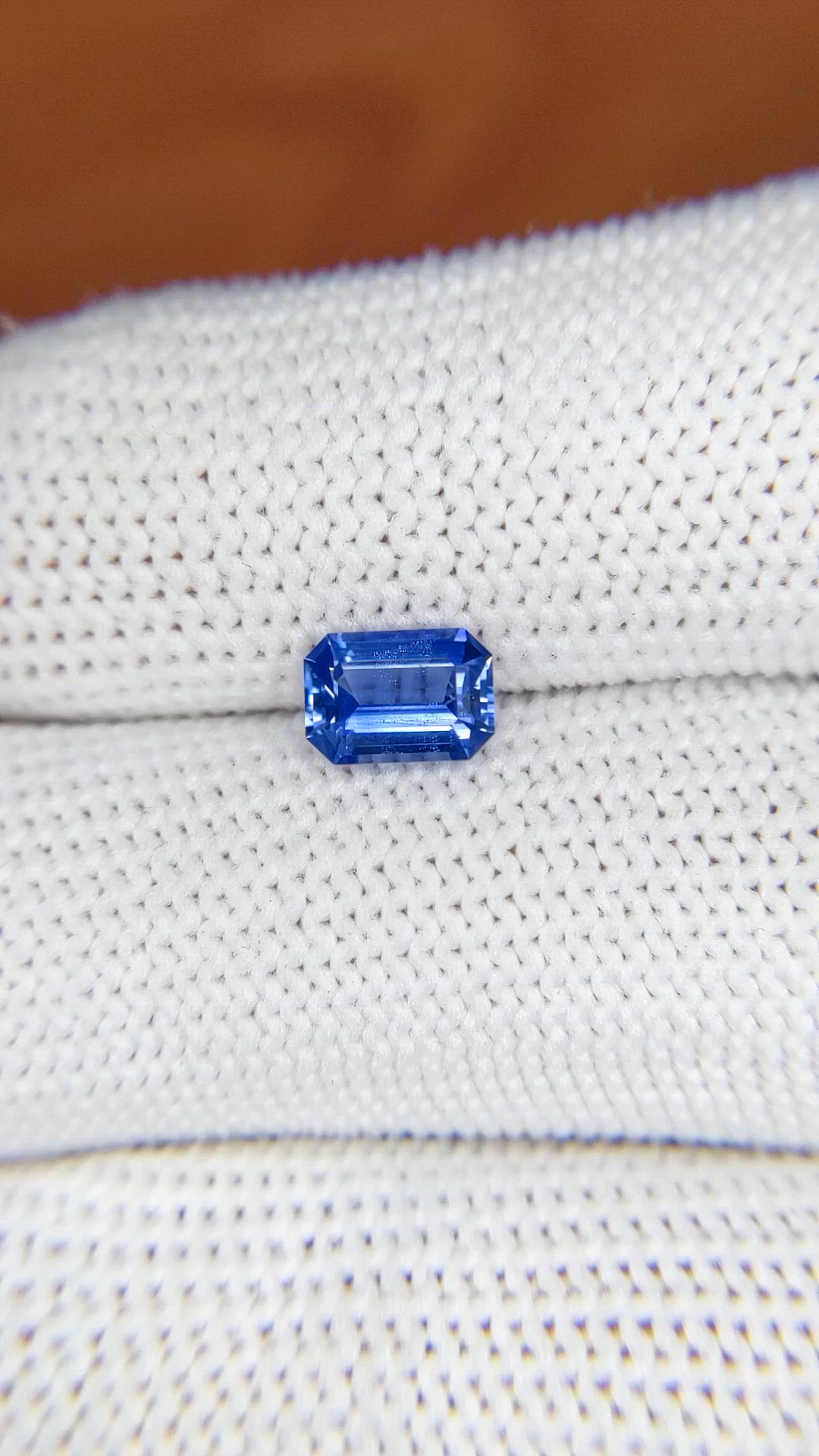 1.05 Ct. Blue Sapphire from Ceylon (Sri Lanka) Size Video