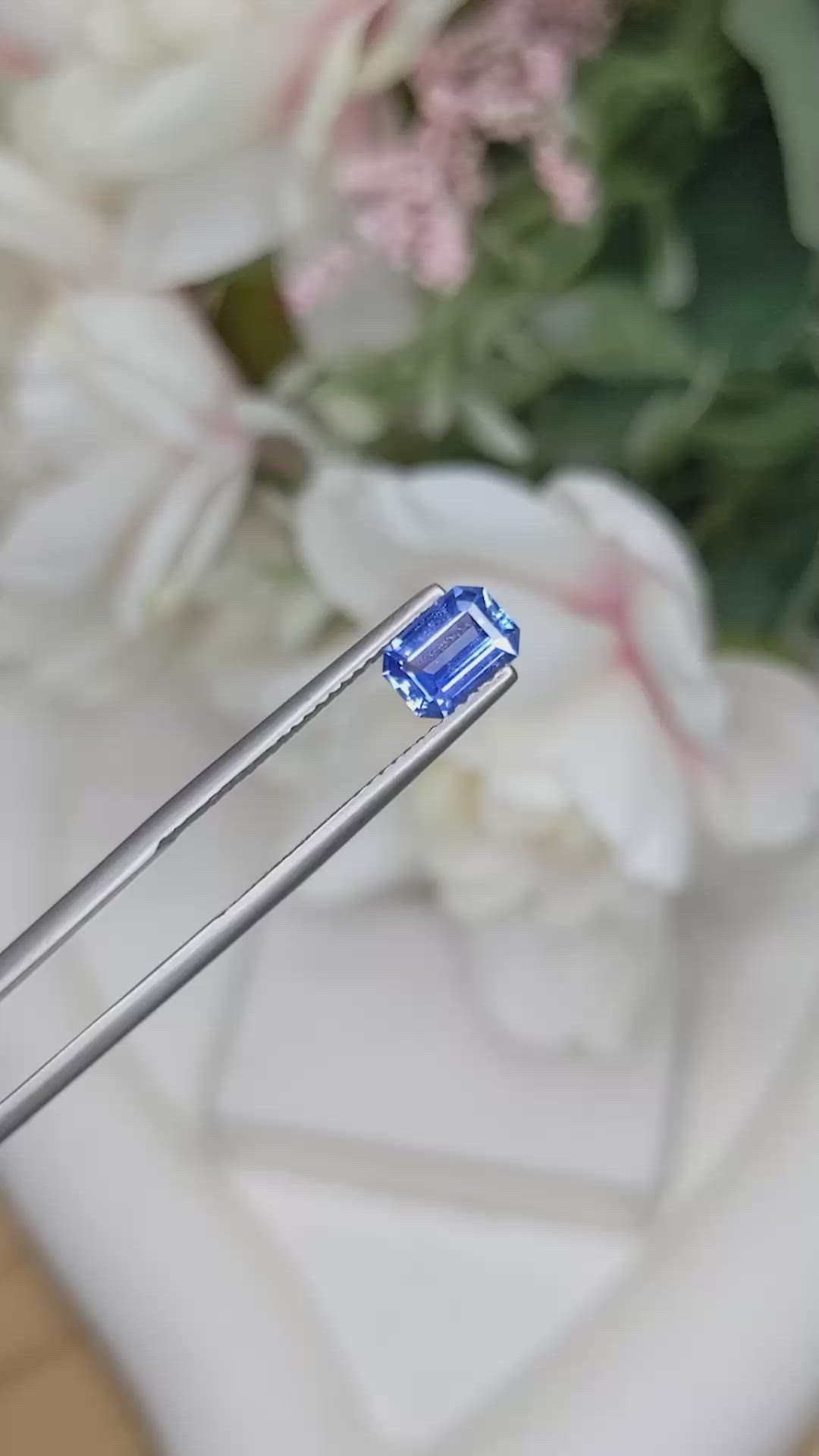1.05 Ct. Blue Sapphire from Ceylon (Sri Lanka) Size Video