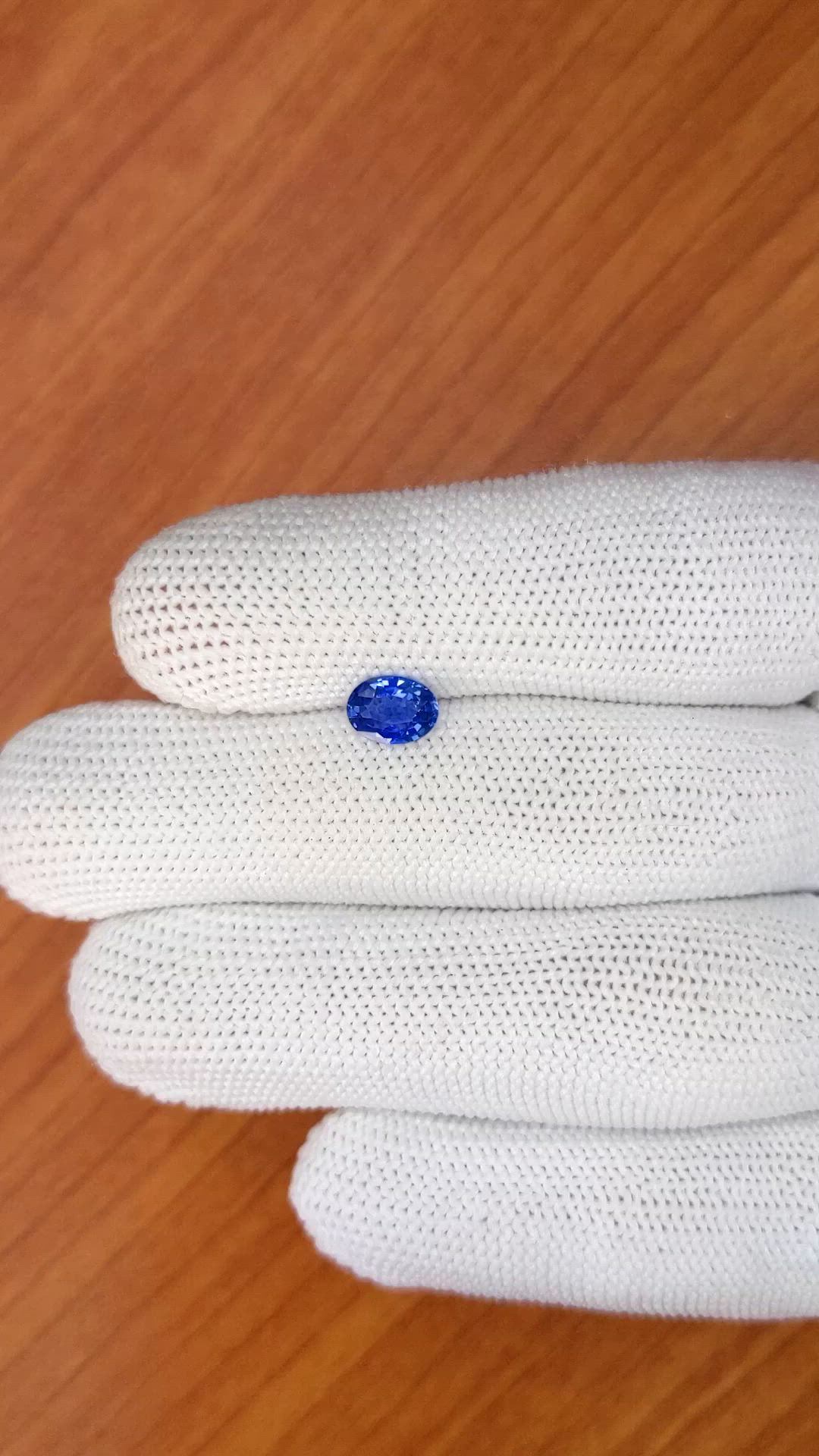 1.05 Ct. Blue Sapphire from Ceylon (Sri Lanka) Size Video