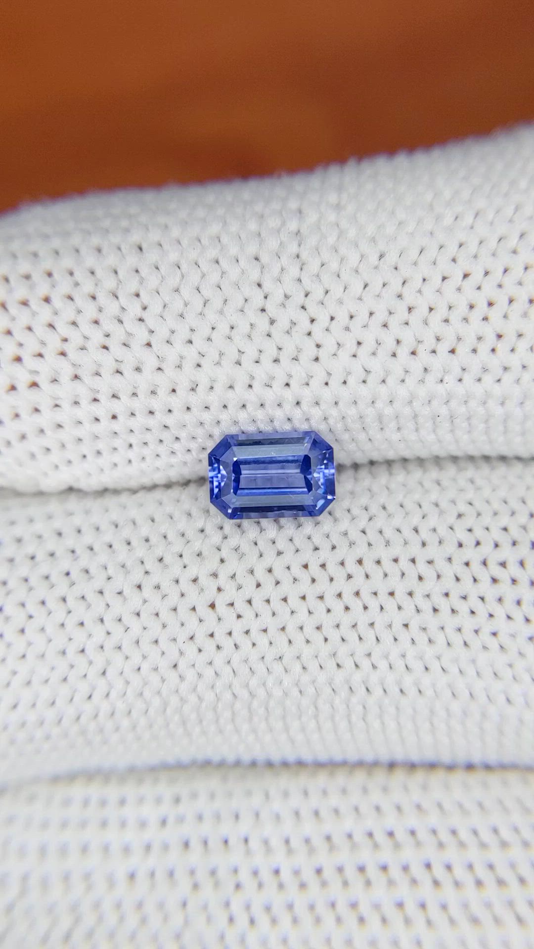 1.00 Ct. Blue Sapphire from Ceylon (Sri Lanka) Size Video