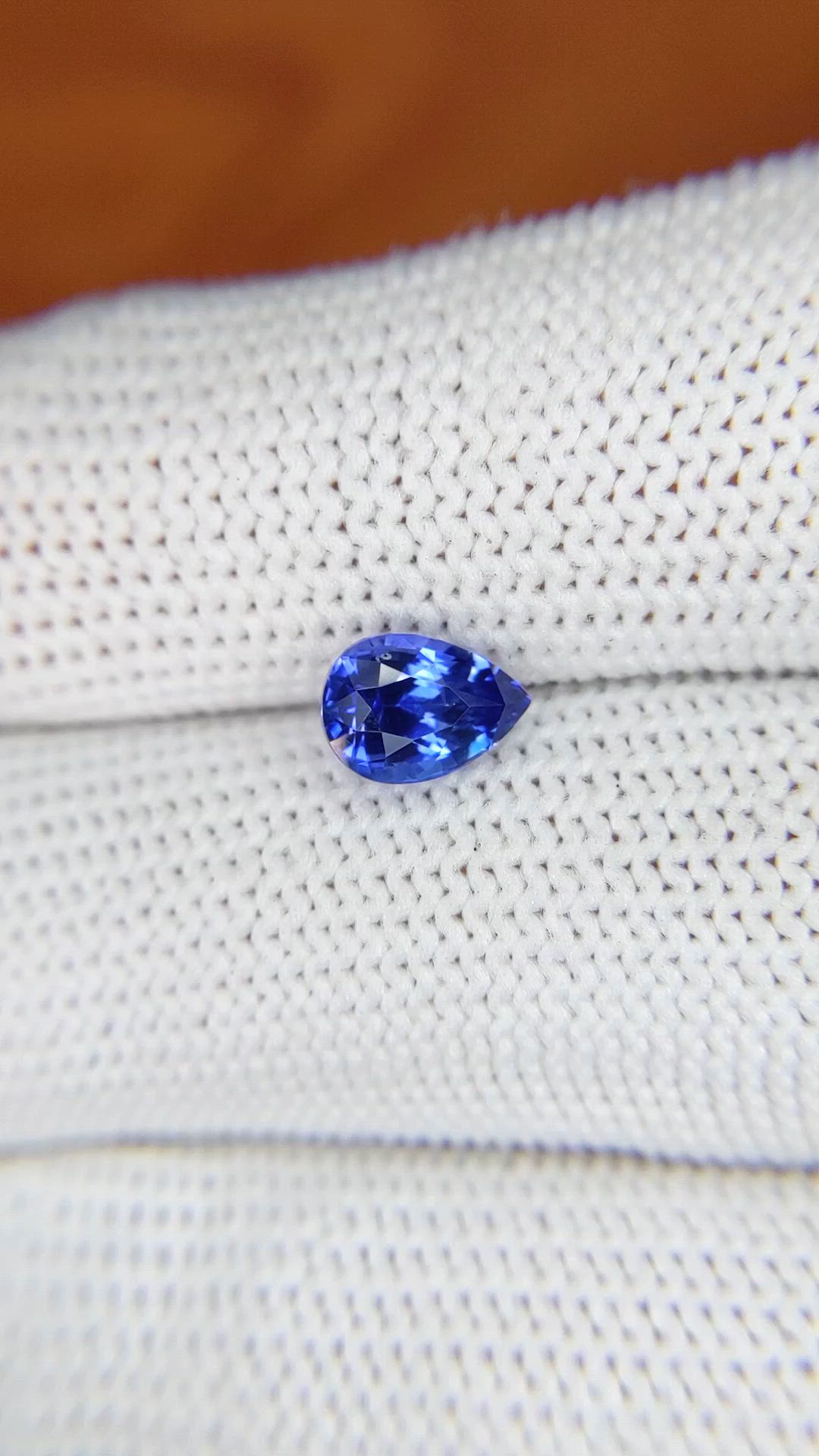 1.52 Ct. Blue Sapphire from Ceylon (Sri Lanka) Size Video