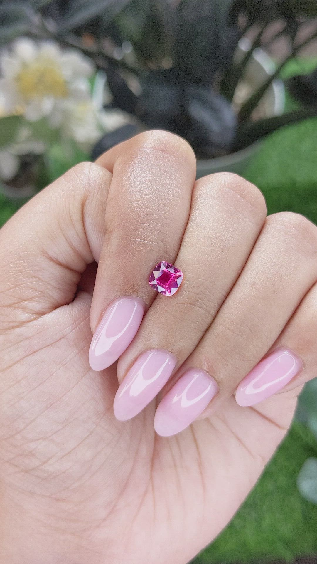 1.09 Ct. Purplish Pink Sapphire from Ceylon (Sri Lanka) Size Video