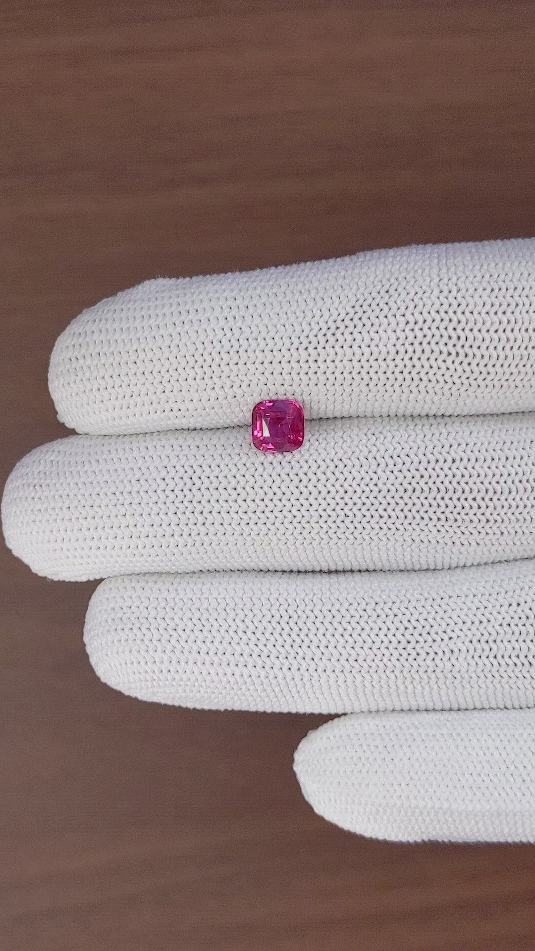 1.09 Ct. Purplish Pink Sapphire from Ceylon (Sri Lanka) Size Video
