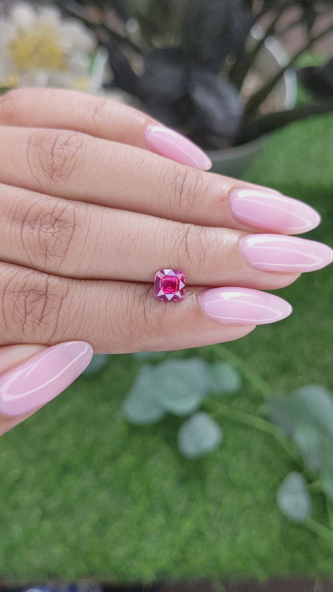 1.09 Ct. Purplish Pink Sapphire from Ceylon (Sri Lanka) Size Video