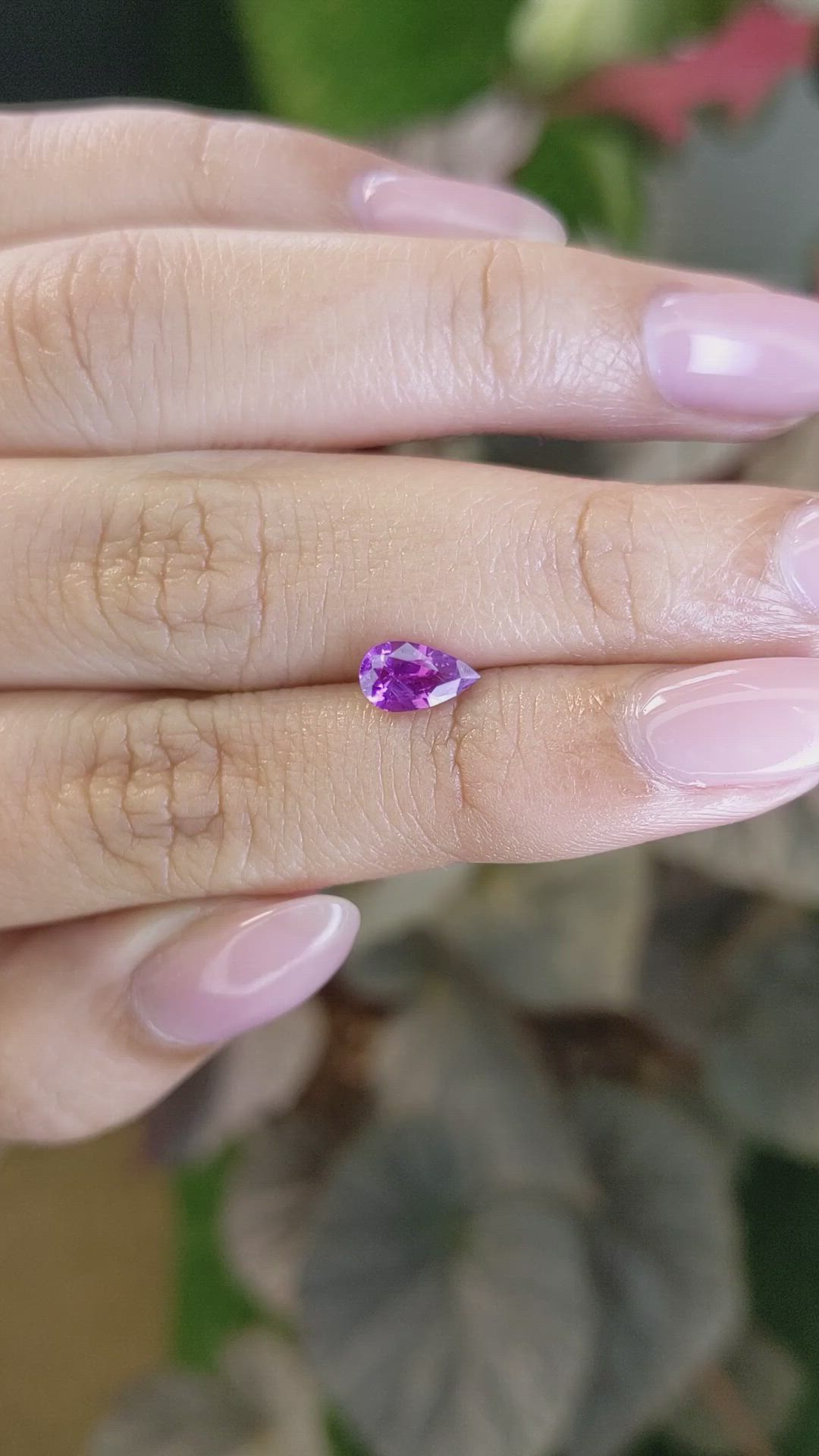 1.06 Ct. Pinkish Purple Sapphire from Ceylon (Sri Lanka) Size Video